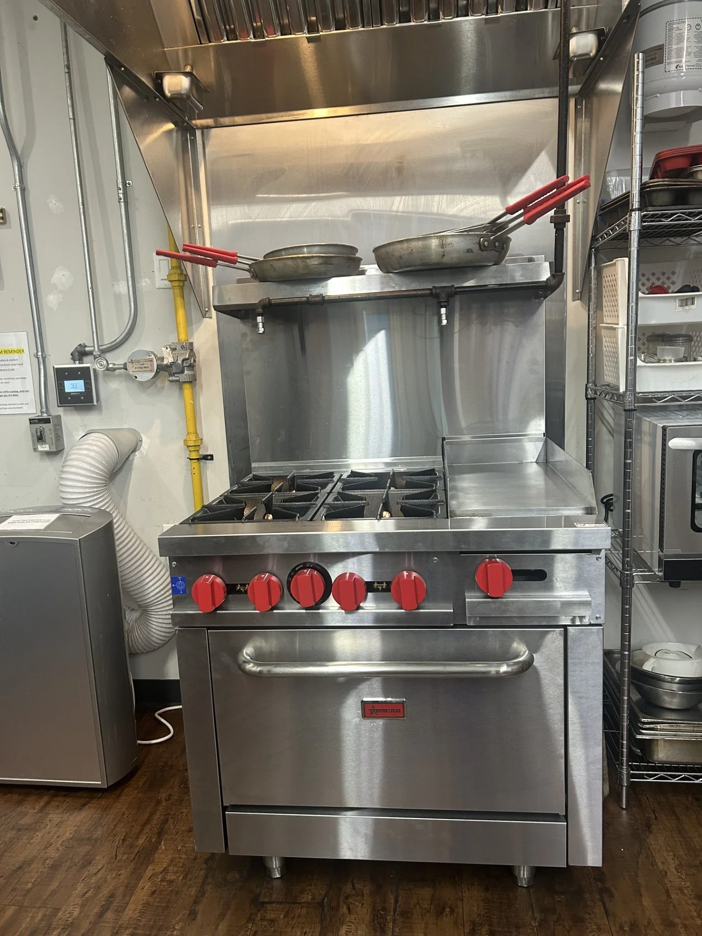The gifts from our community just keep coming and we couldn't be MORE GRATEFUL to open our arms and say THANK YOU!! 

We received our brand new stove and convection oven this week 🙌 A huge thank you to Joe for coordinating the delivery of the unit &
