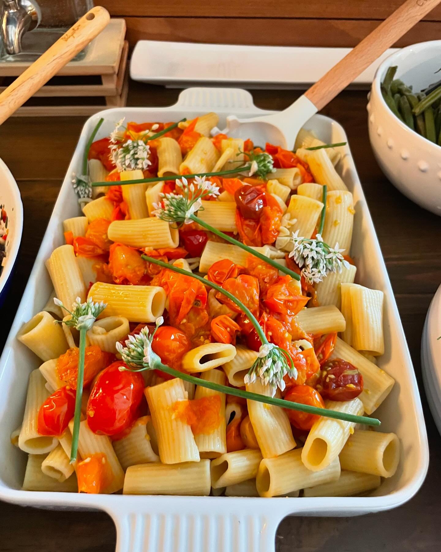 A moment for Chef @annajelllly and the amazing spread she put together! It&rsquo;s no easy task to cook for a bunch of littles who like their food simple AND their foodie parents. We ate a lot and savored the local fruit, veggies, eggs and dairy. We 
