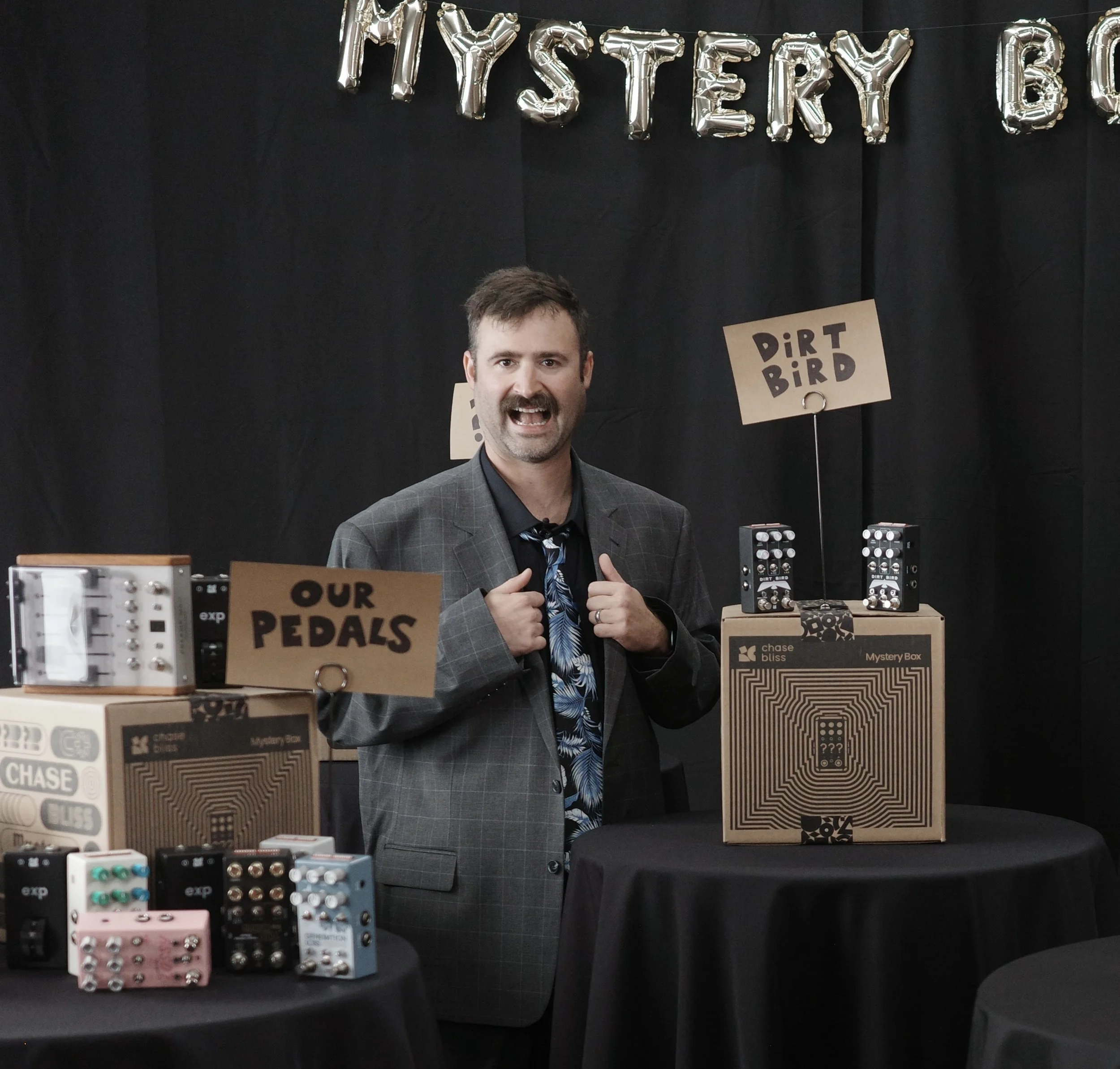 Unhinged smiling man (Joel Korte)