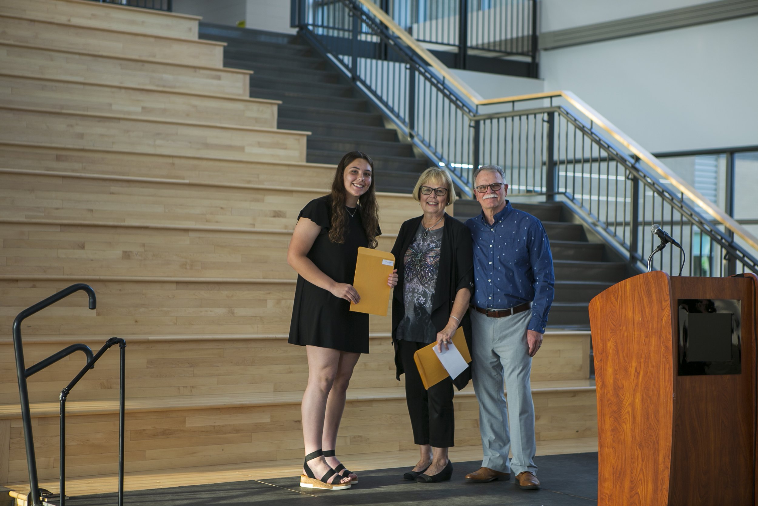 2022 WDHS Senior Awards20220511_8 (4).jpg