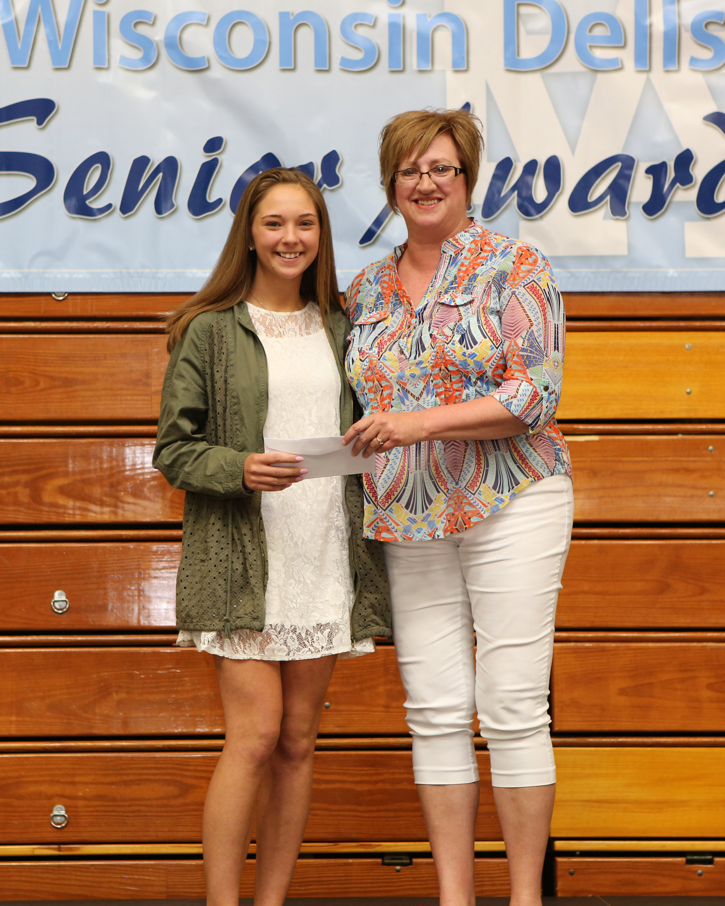 2017_WDHS_Scholarship_Awards_Night20170517_0_B (6).jpg