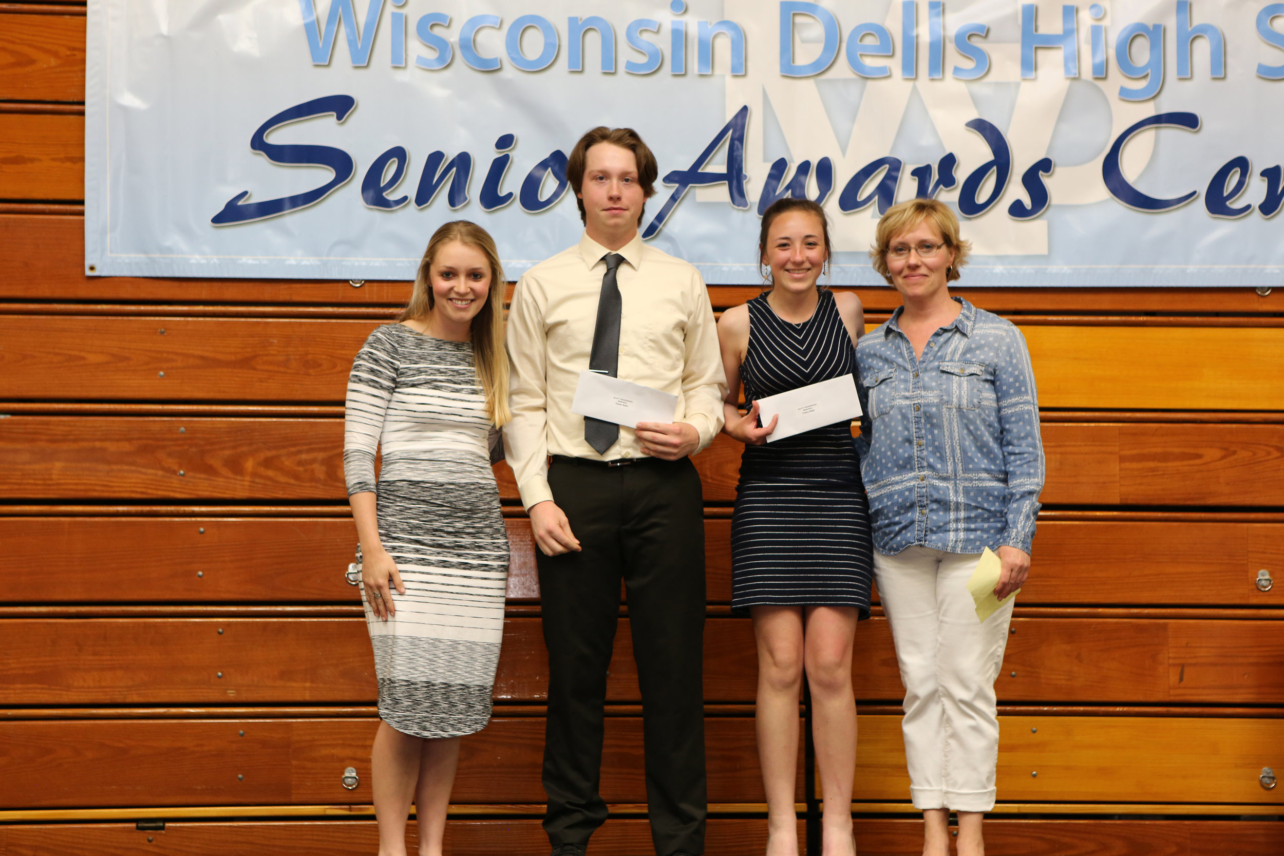 2017_WDHS_Scholarship_Awards_Night20170517_2_B (7).jpg