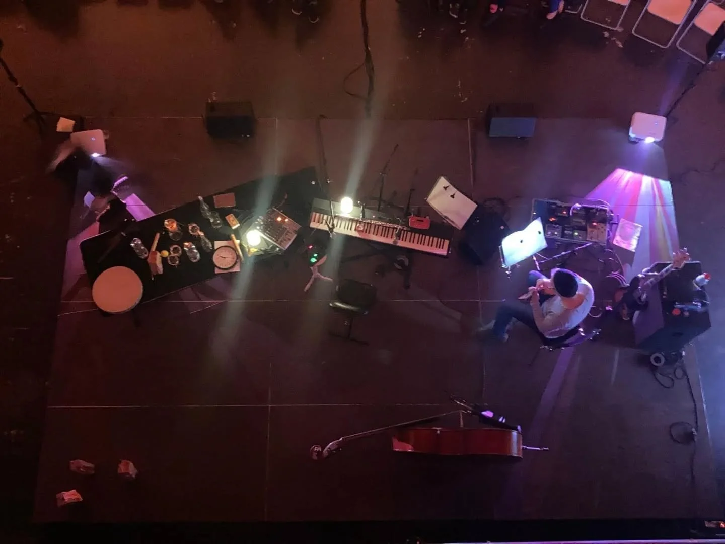 Soundcheck im Panometer Dresden, 28.3.2025 Raum im Raum - habe eine 4-teilige Videoinstallation in das beeindruckende Panorama gebaut. Amazonien vs. mitteleuropäische Flora und Fauna. 
@panometer.dresden 
@monojo.music 
@waltherpics 
@martinmue