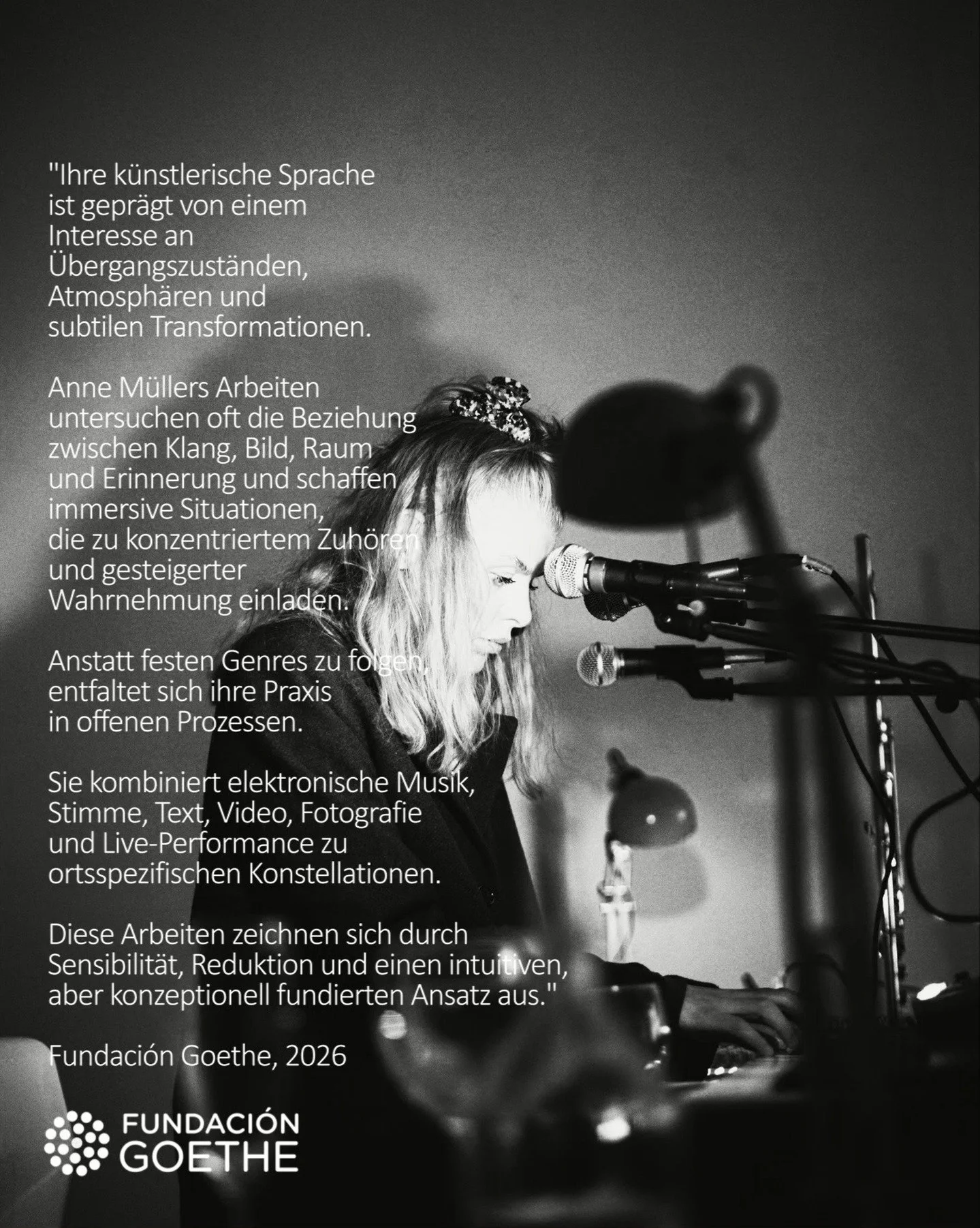 Fundaci&ograve;n Goethe, 2026

&ldquo;Ihre k&uuml;nstlerische Sprache ist gepr&auml;gt von einem Interesse an &Uuml;bergangszust&auml;nden, Atmosph&auml;ren und subtilen Transformationen. 

Anne M&uuml;llers Arbeiten untersuchen oft die Beziehung zwi