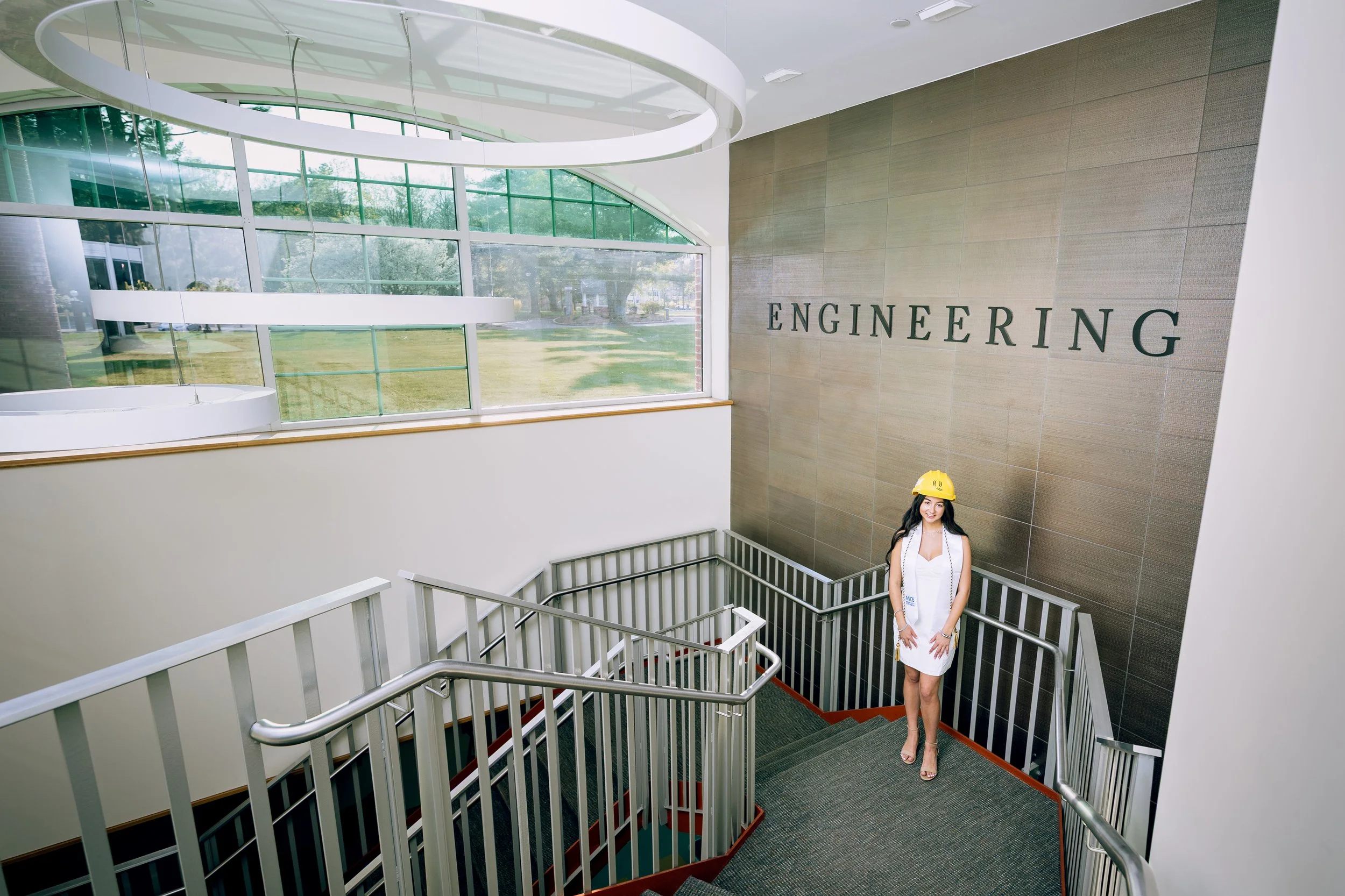 20250424-grad-portraits-040.jpg