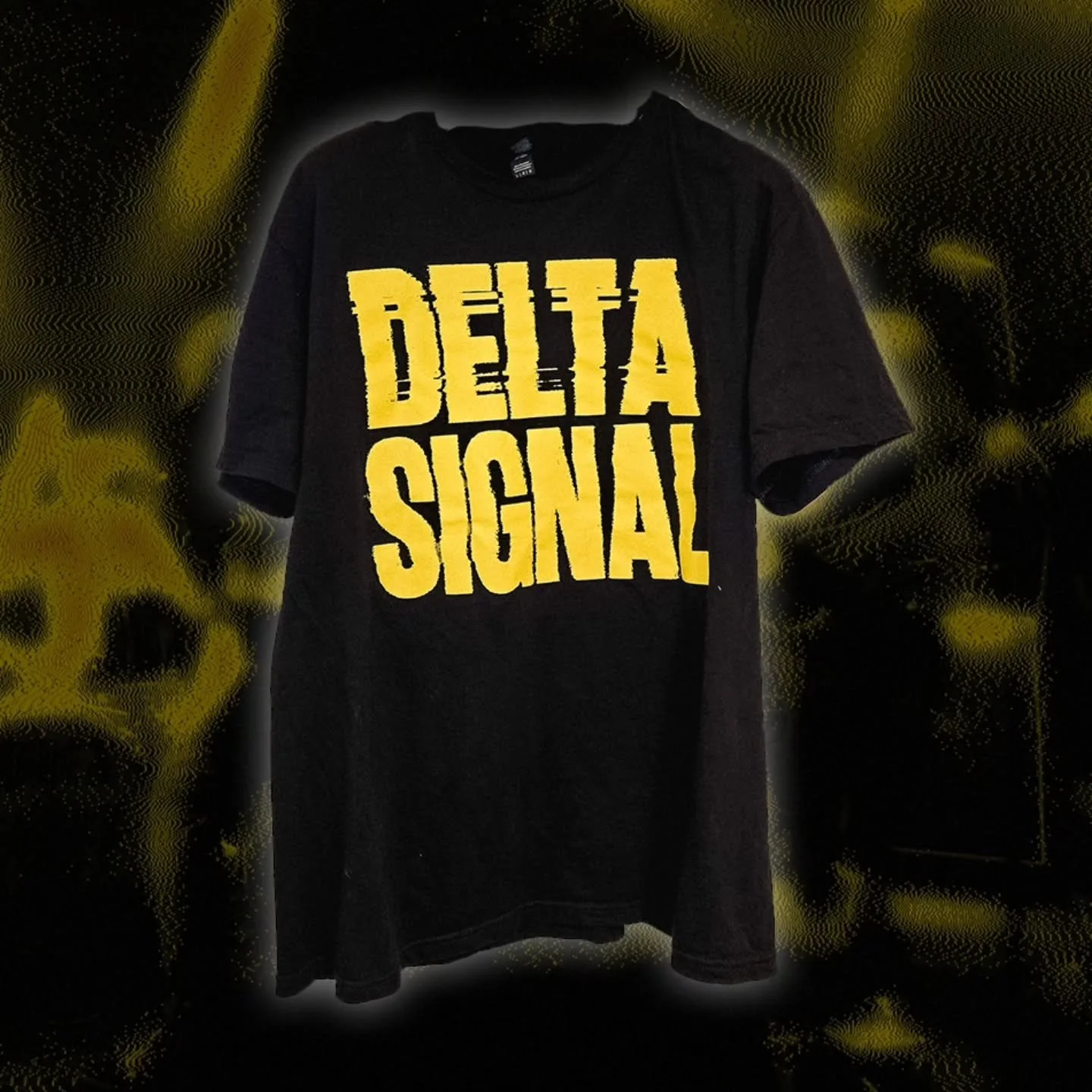 "𝔽ℝ𝔼ℚ𝕌𝔼ℕℂ𝕐" 

Our first tshirt run will be available this weekend!

Pop down, say ello, have a boogie 🥴