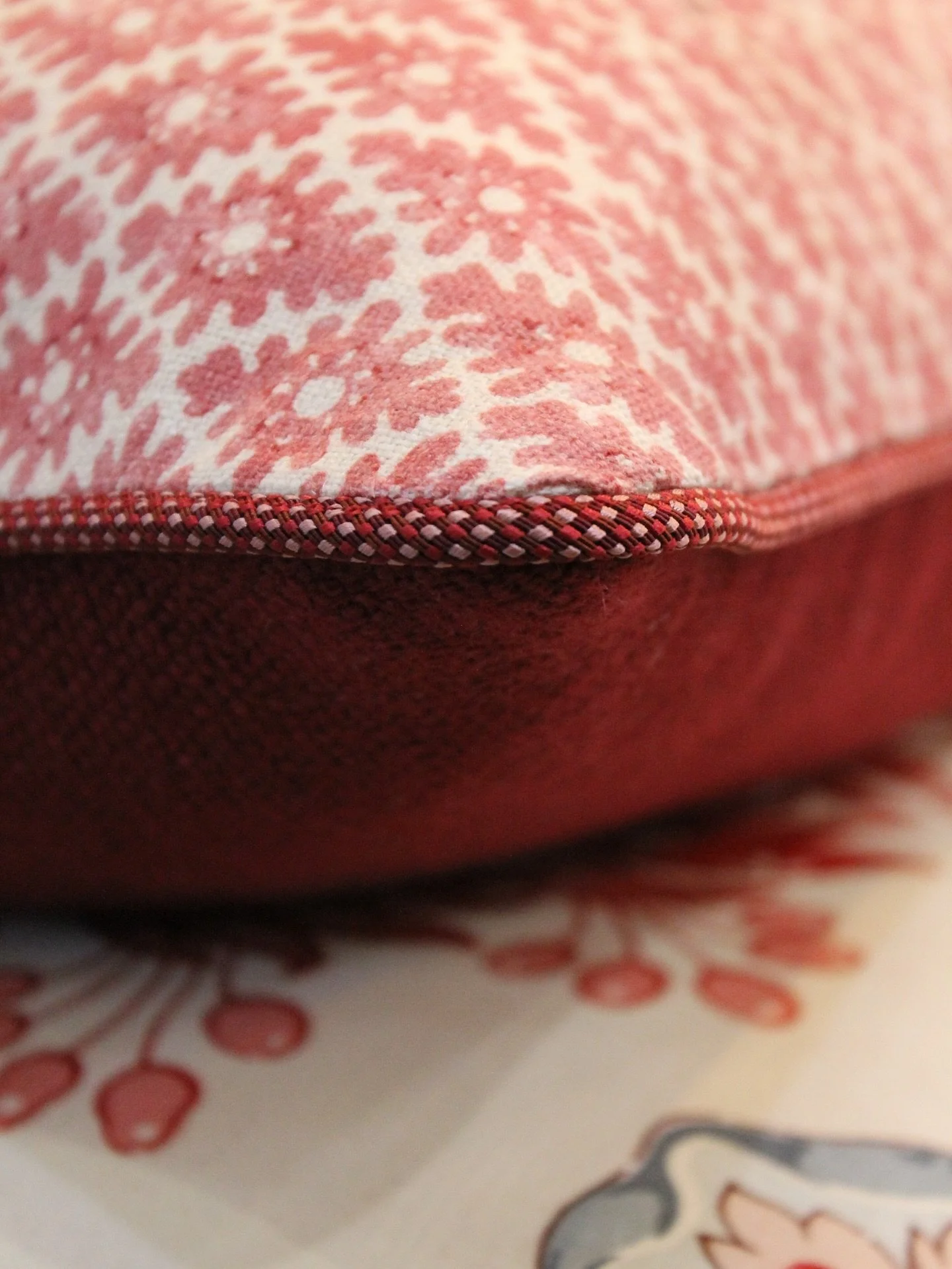 Cushions; a simple accessory or the ultimate playground for texture, pattern, and being a bit bolder than usual? ✨

If you tend to lean safe in your larger scale home decor choices, and worry about changing your mind on bolder patterns or colours, be