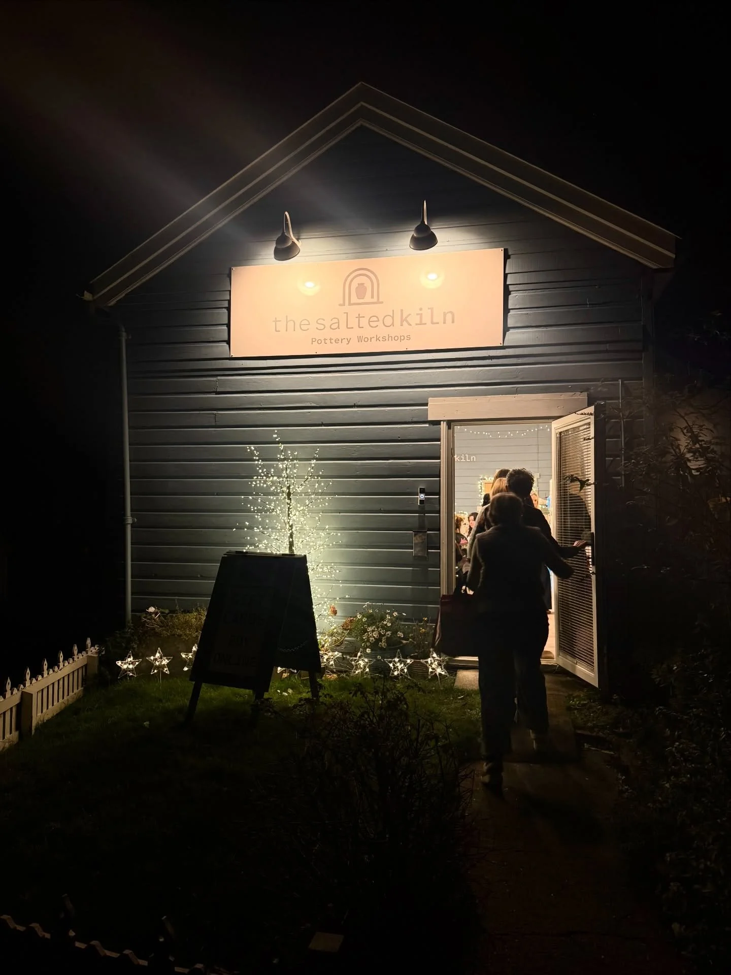 A huge thank you to @thesaltedkiln and @thepigspub for hosting our annual LDI Christmas do! 🎄

Delicious food was had, top notch headgear worn and some serious pottery throwing skills gained! It&rsquo;s always such a treat to celebrate as a team aft