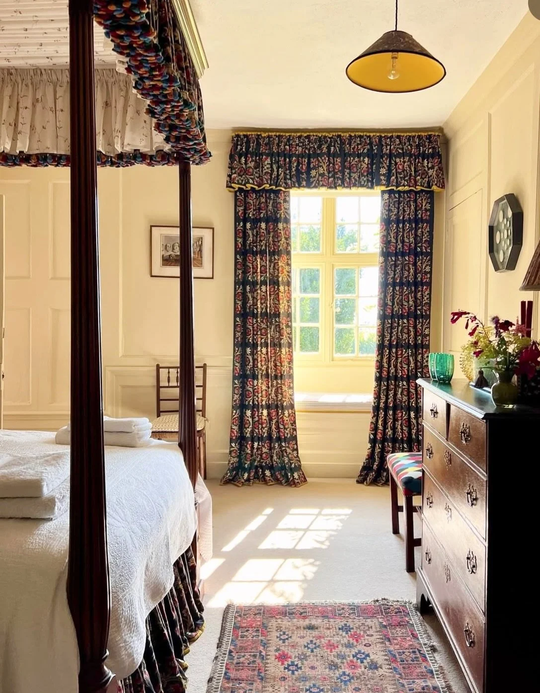 Here at Lisa Dawson Interiors we specialise in creating bespoke soft furnishings; handmade curtains, blinds, beds and accessories crafted to the highest standard. Each piece is made to your exact measurements, and tailored to your individual specific