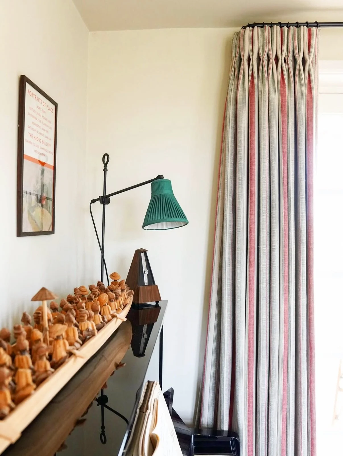 Oh the joy of making a beautiful room complete with the addition of our handcrafted curtains! ✨🪡

Our bespoke hand interlined, double pleat headed curtains in @colefaxandfowler Porth Stripe, bringing warmth and texture to our client&rsquo;s gorgeous
