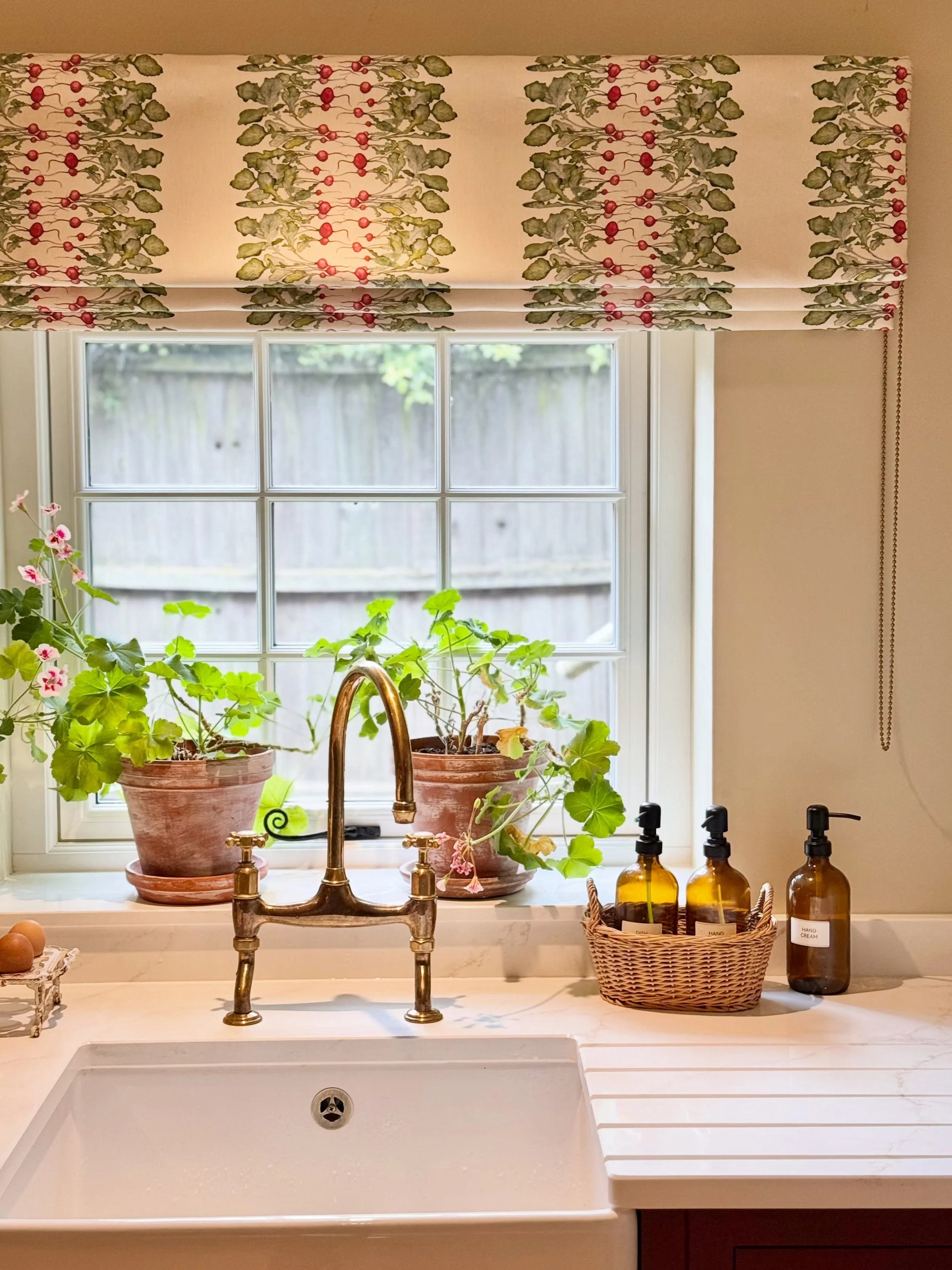 A trio of beautifully bespoke, hand interlined Roman blinds for our clients stunning kitchen and pantry; with a matching bespoke cushion &amp; seat pad adorning the chair to top it all off 🫜

Each blind features hand stitched integral return ears to