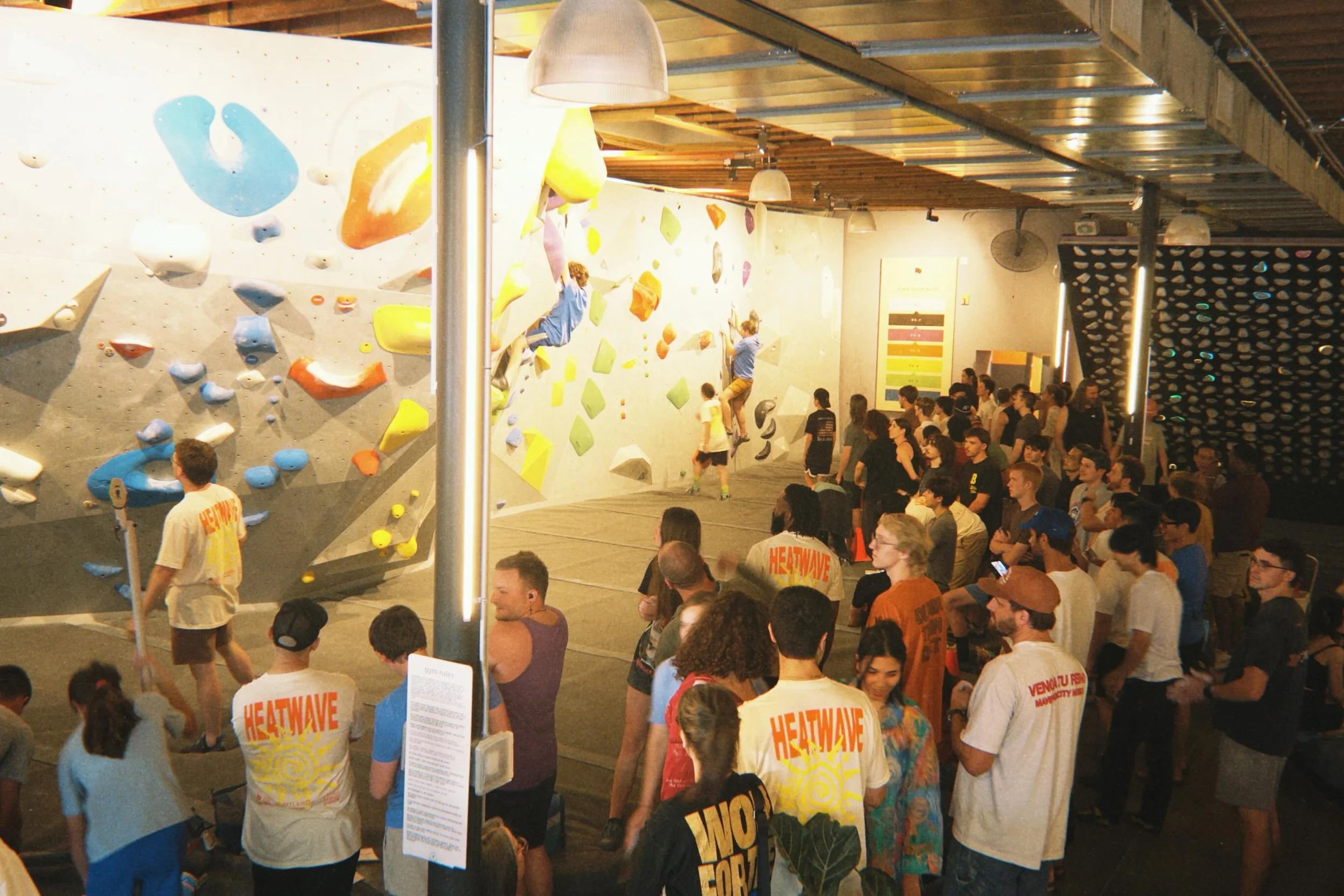 ❤️&zwj;🔥❤️&zwj;🔥❤️&zwj;🔥 Yooooo we use to do this on our garage home walls&hellip; but look at us now!! 

Setting boulders for our friends and throwing parties that build authentic community&hellip; WHAT A FREAKING DREAM JOB!!! ✨ 

Voice is &lsquo