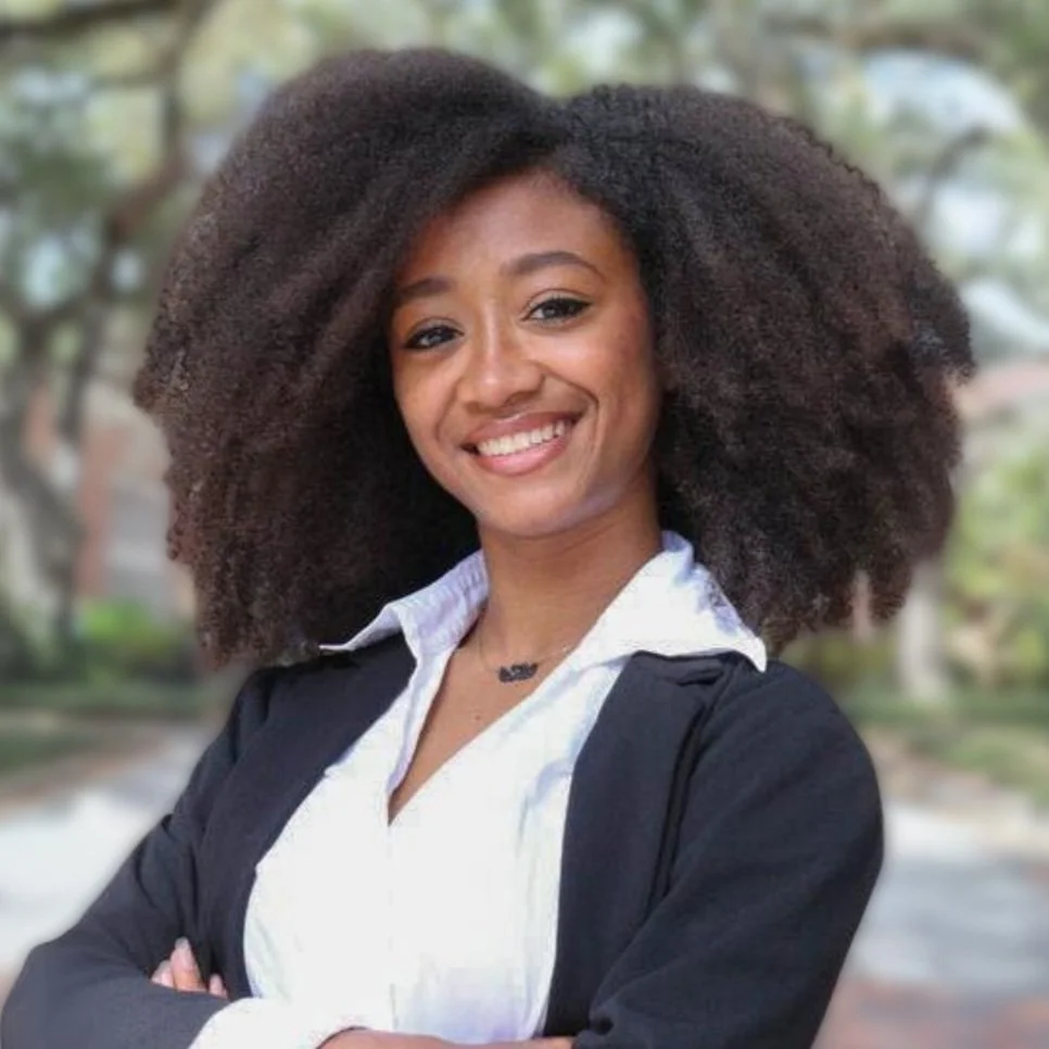 victoria headshots.jpg