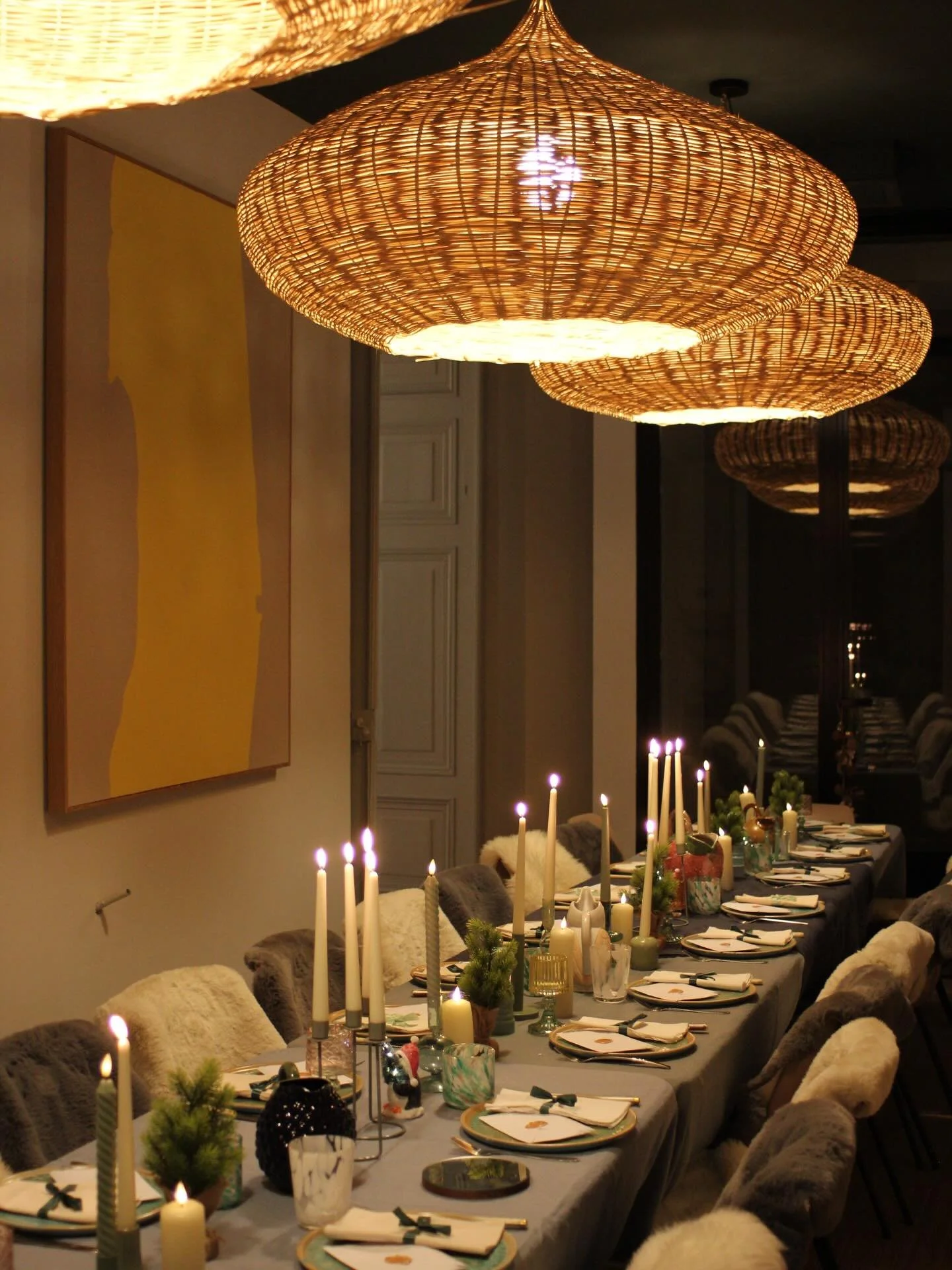 R&eacute;servez d&egrave;s maintenant votre soir&eacute;e priv&eacute;e !
Accueil de petits groupes jusqu&rsquo;&agrave; 25 personnes dans la maison principale, pour un repas assis ou une formule cocktail.

Formule sur-mesure
Contactez-nous au 06 86 