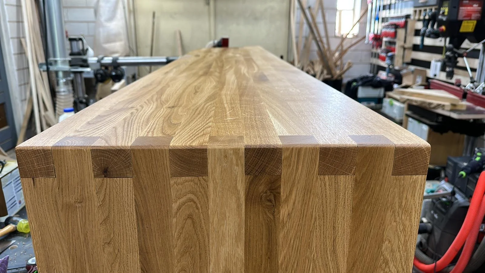 Waarom een pen-gat verbinding ipv een zwaluwstaart-verbinding.