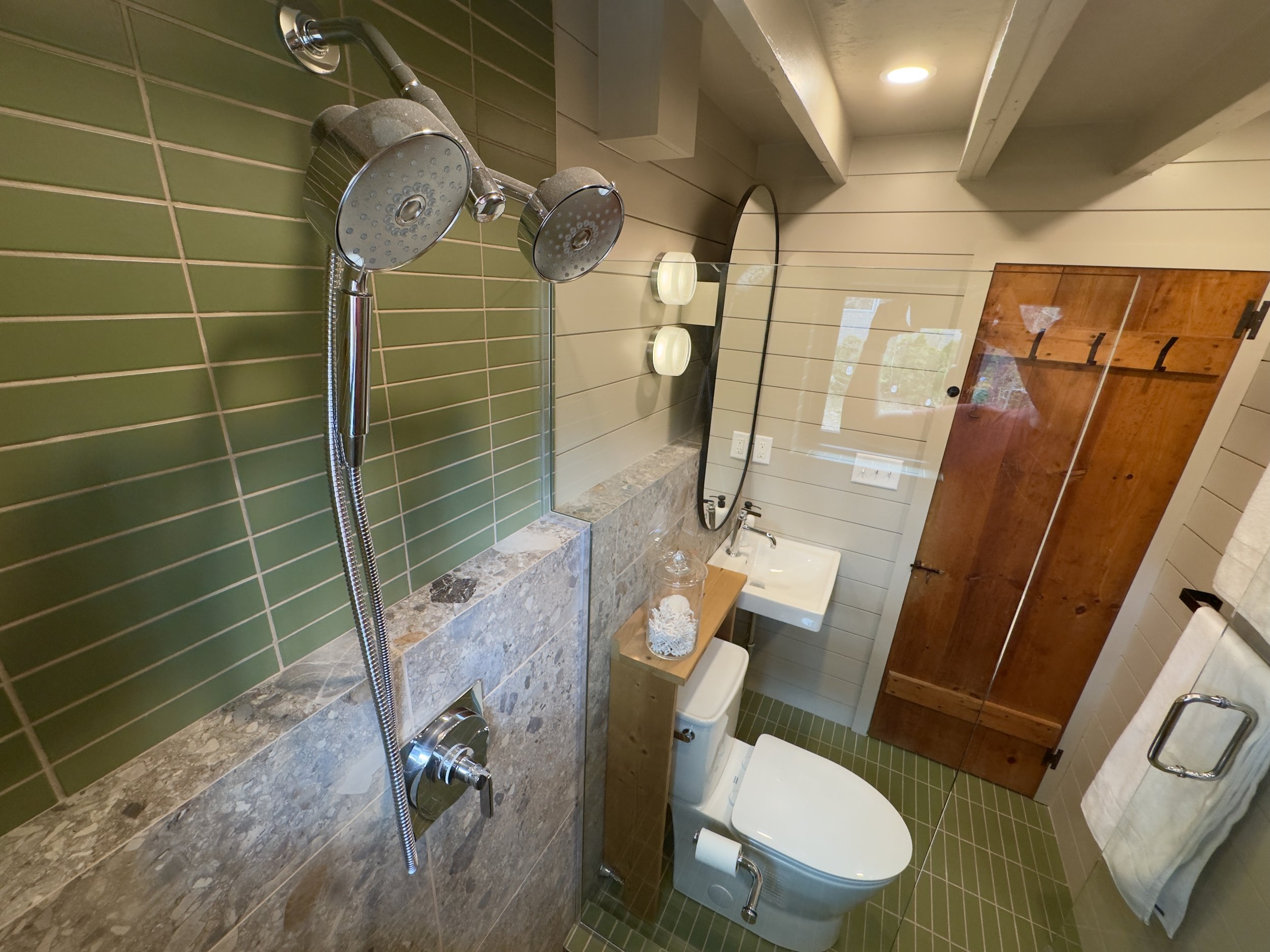 Bathroom 4.jpg