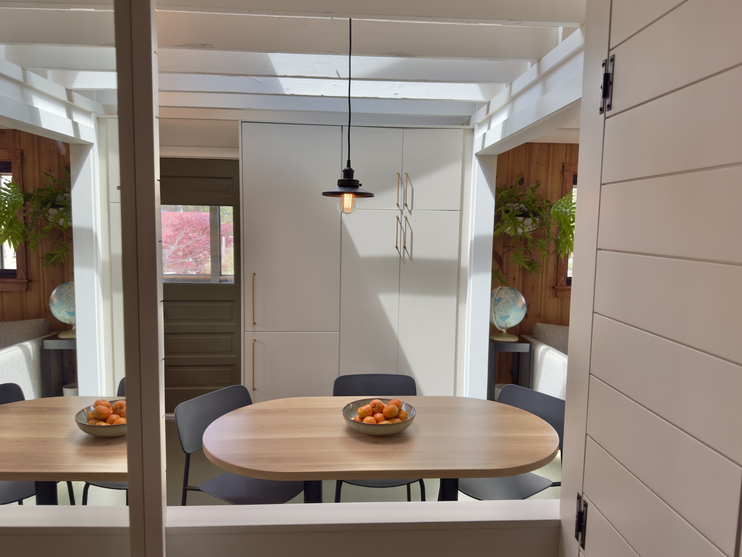 Dining 1.jpg
