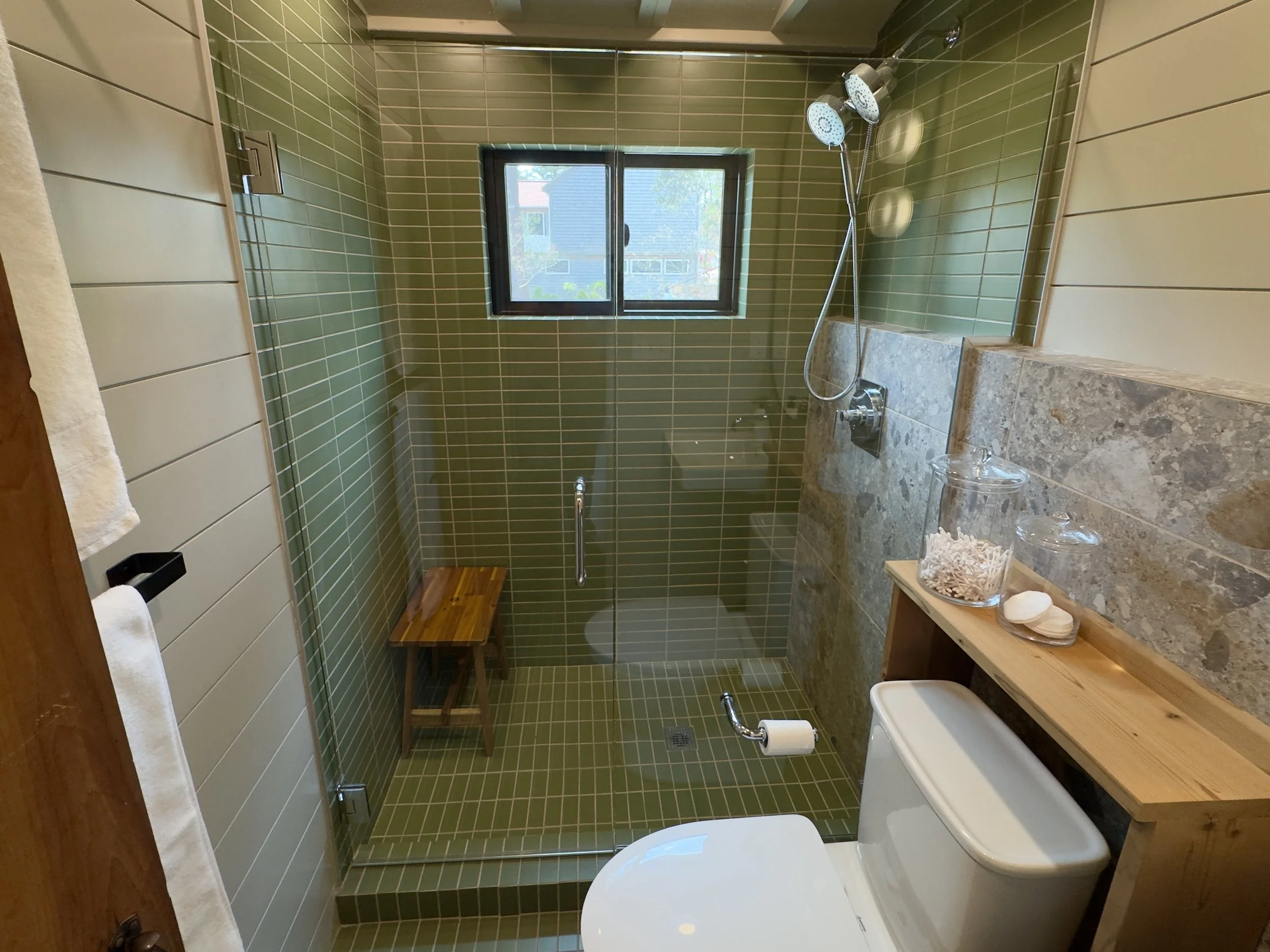 Bathroom 2.jpg