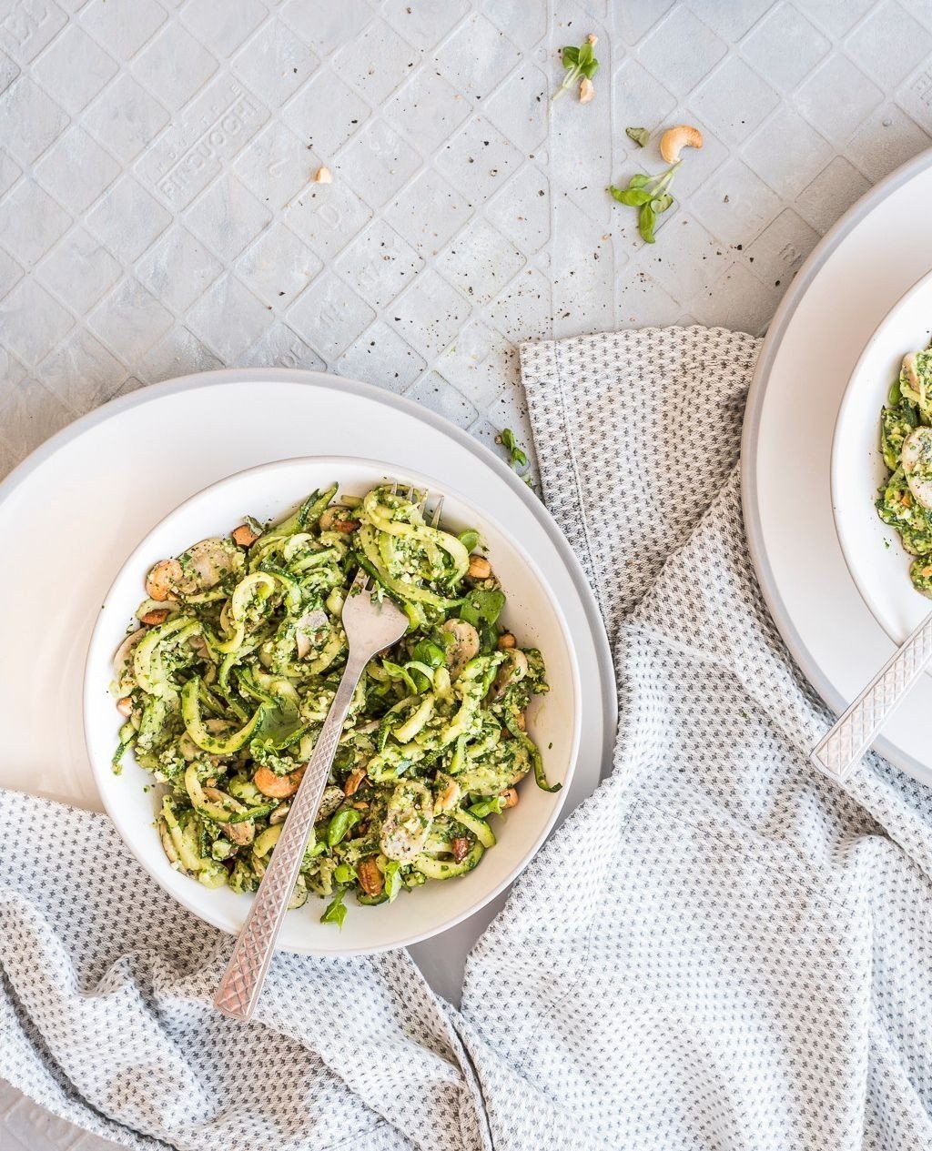 Swipe right 👉🏻 Mushroom Zoodles with Pesto and Cashews, because who said healthy can't be utterly delicious? 🍄 Paleo, vegan, and all-around flavor-packed. Ready in 20, because your time is precious. ⁠
⁠
⁠
#HealthyEating #ZoodleMagic #QuickMeals #v