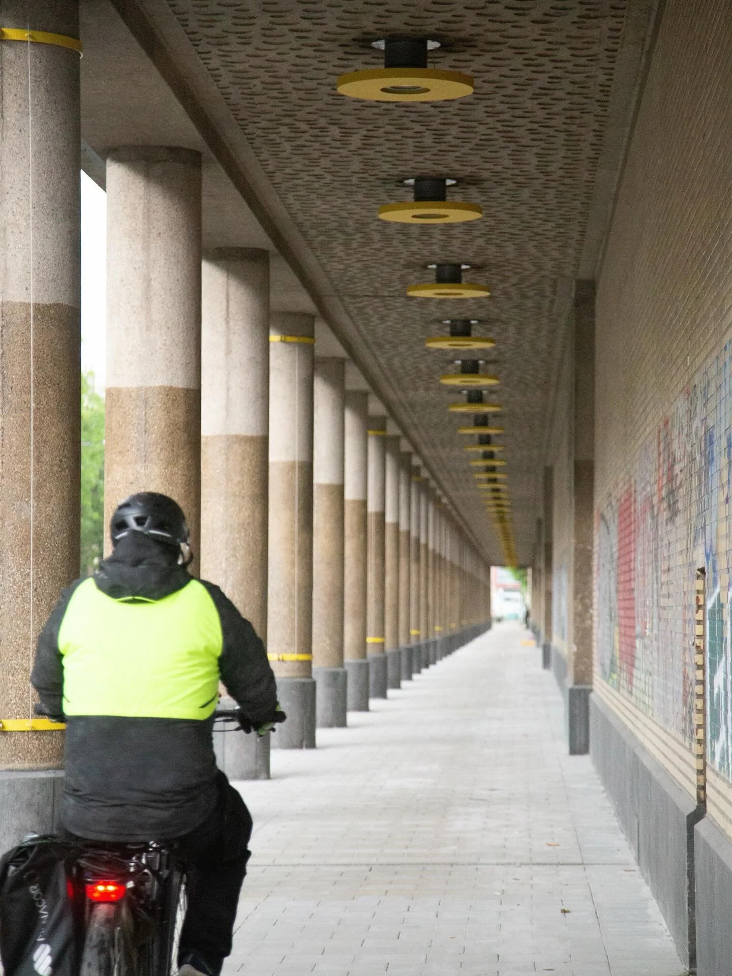 A passage transformed into a gallery.
A new luminaire, designed by Fiorenzo Nam&egrave;che and developed with @weef_lighting , literally dresses this space, revealing its architecture and its ephemeral urban artworks.
Project developed with @emilie.b