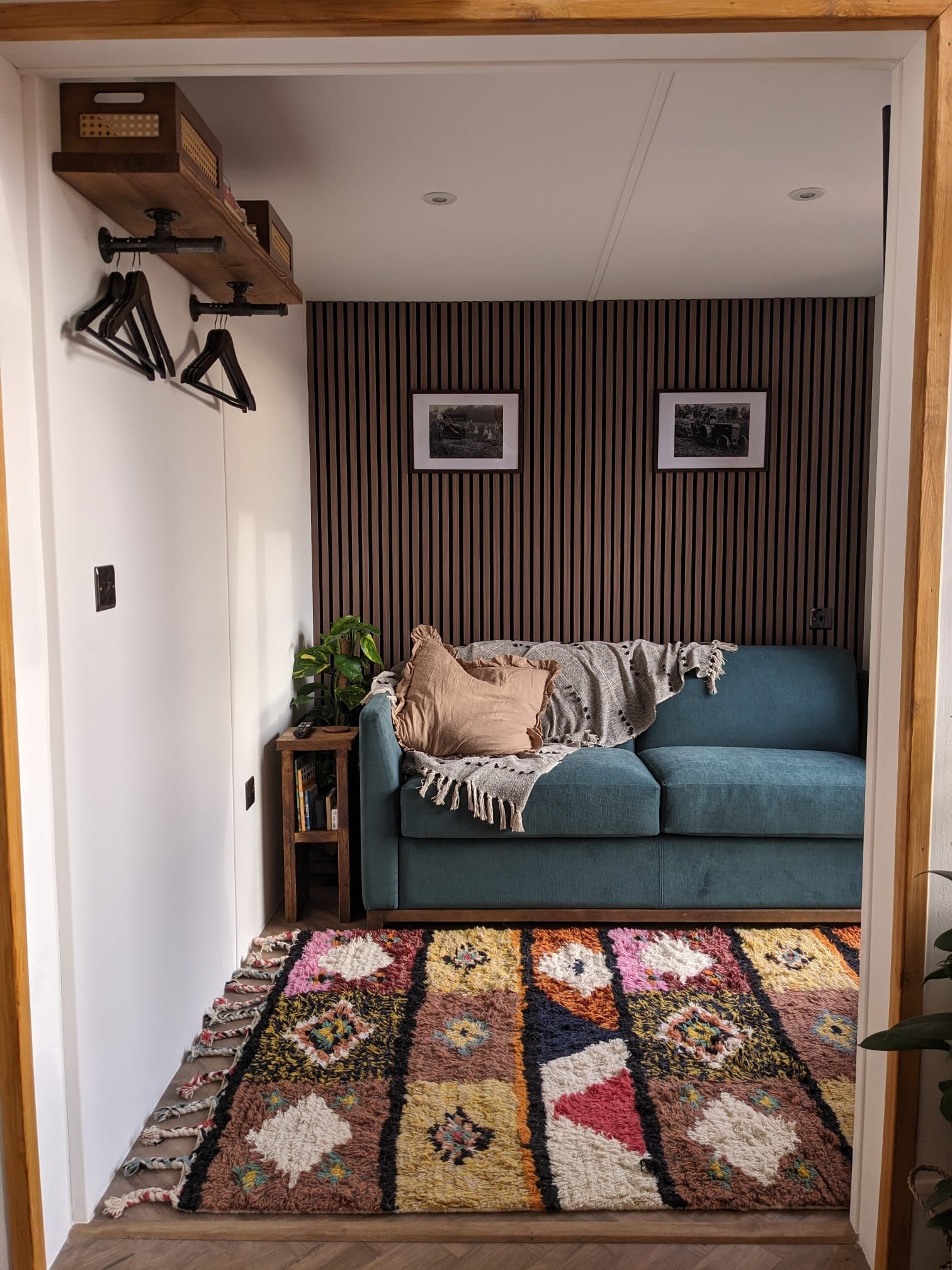 Snug with Smart TV and high quality sofa bed