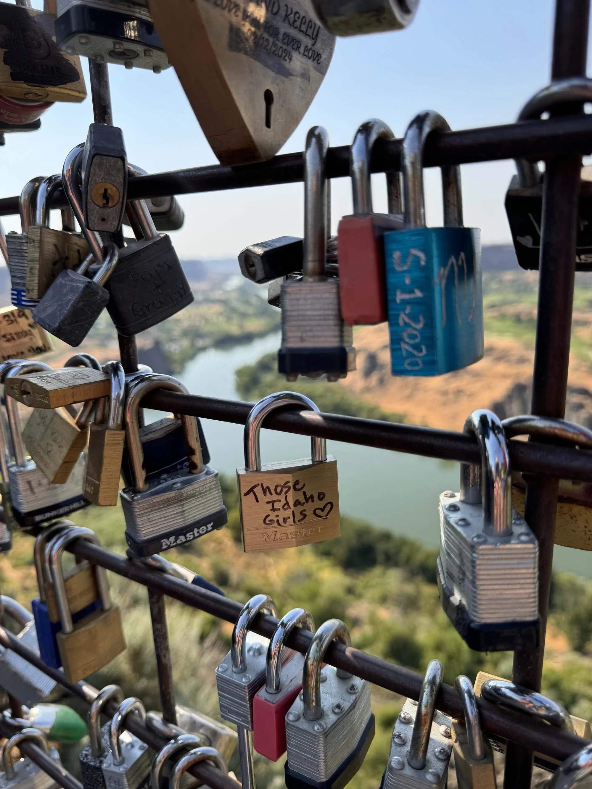 Twin Falls Love Lock Fence Idaho | Those Idaho Girls Content Creation Treasure Valley 8.jpg