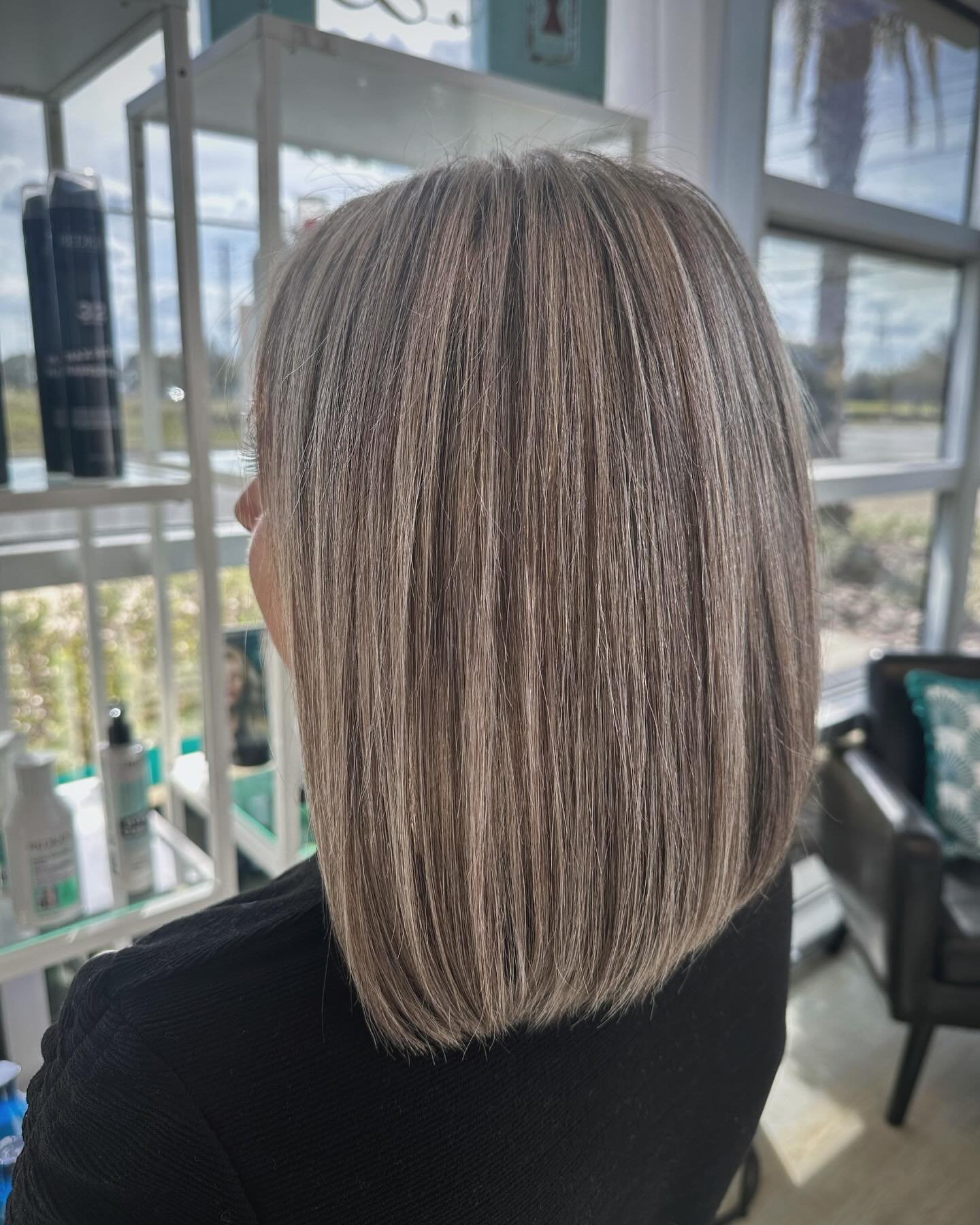 𝐕𝐈𝐍𝐓𝐀𝐆𝐄 𝐀𝐒𝐇 𝐁𝐋𝐎𝐍𝐃𝐄 ◻️

@bellabay816 

#blonde #redken #livedinhair #haircut #cosmo #mastersofbalayage #behindthechair  #olaplex #clermontstylist #hairlife #salon #hairinspiration #haircolorist #instahair #ash #hairsalon #redkenobsesse