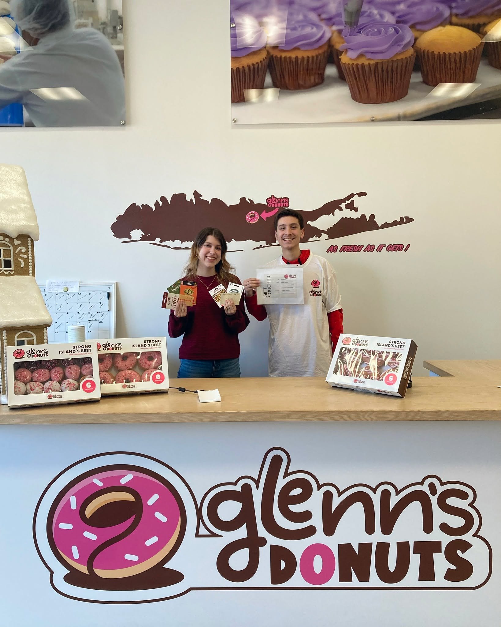 🎉🍩 Have you seen our giveaway ad on Facebook or Instagram? Kelly is our latest winner! 🏆 She took home gift cards and donuts! Keep an eye out&mdash;you could be next!

💻 LEARN MORE
🌐 www.GlennsDonuts.com

#Bakery #Donuts #FacebookGiveaway #Givea