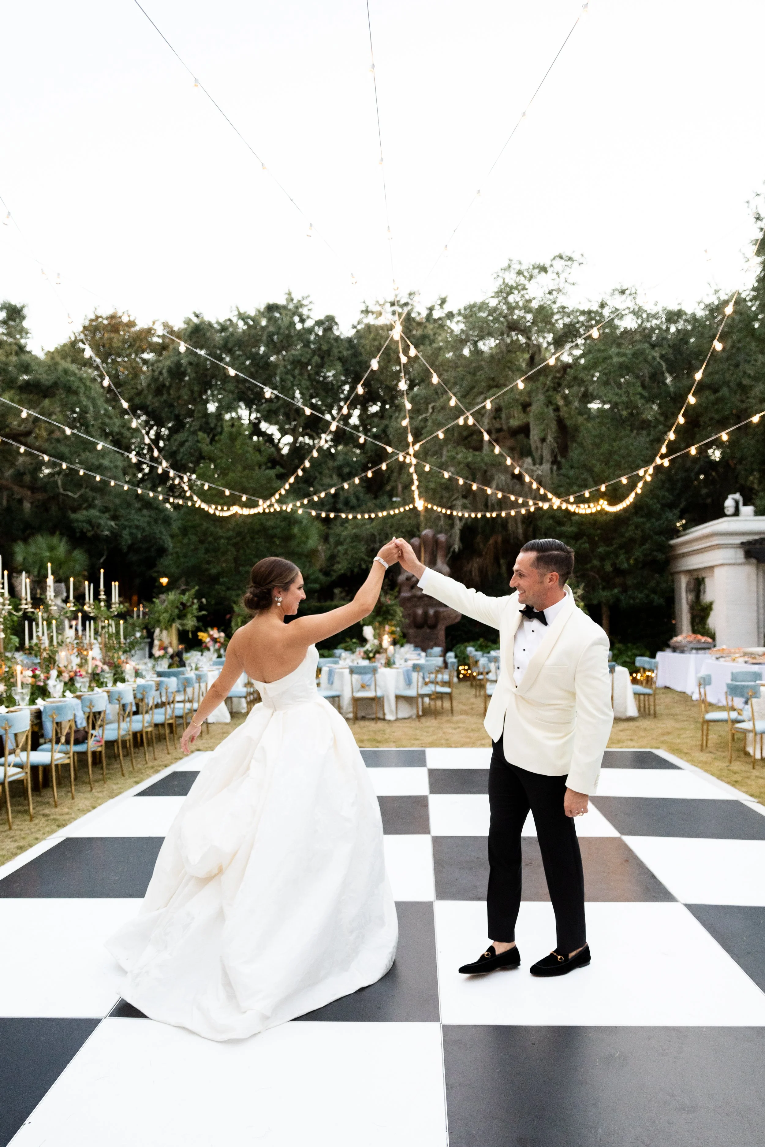 SarahLockhartPhotography_Savannah_Georgia_ArmstrongKesslerMansion_Wedding_LD077.jpg