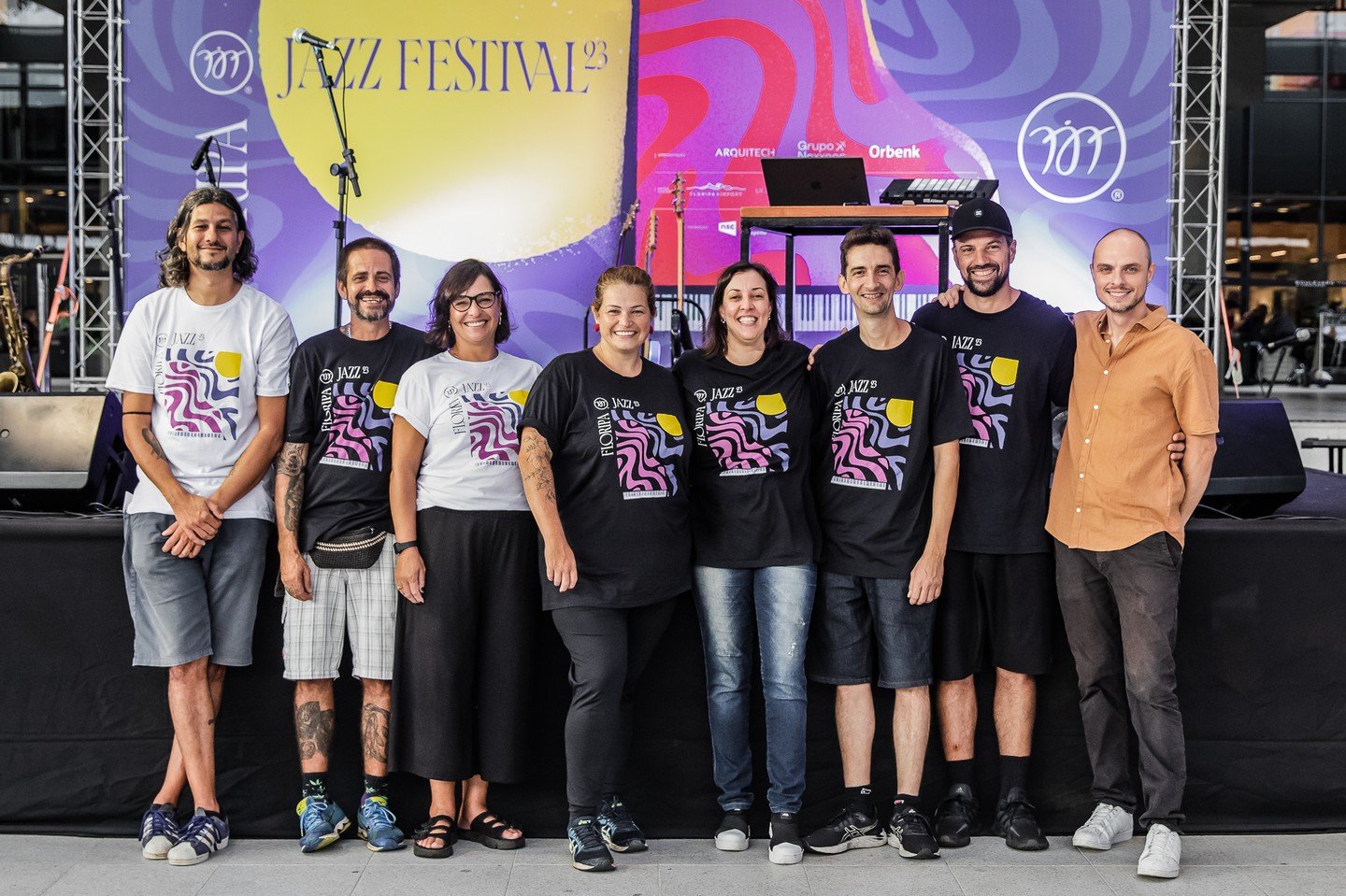 Essa &eacute; nossa equipe, nota Jazz, que entregou a ultima edi&ccedil;&atilde;o do festival no &uacute;ltimo final de semana, gostar&iacute;amos de agradecer todos os artistas, p&uacute;blico, parceiros, patrocinadores e todos que de alguma forma f