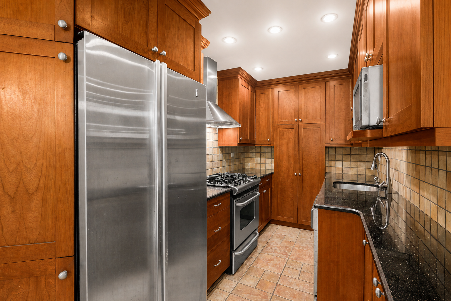 9. Kitchen.png