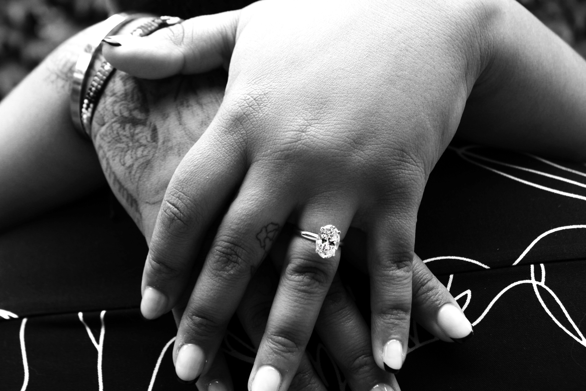 RingCloseUp_BLK.W.png