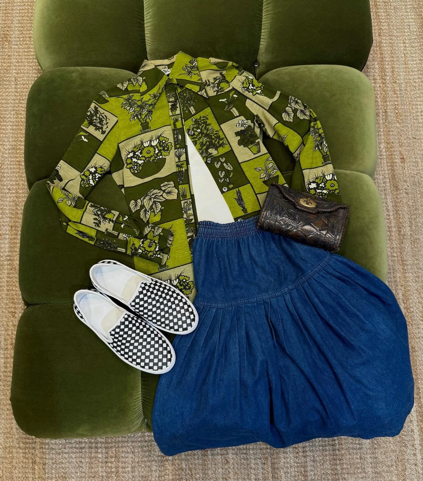 A few fits highlighting some pieces we are loving right now! Mixing vintage with some of our favorite contemporary brands 🤩