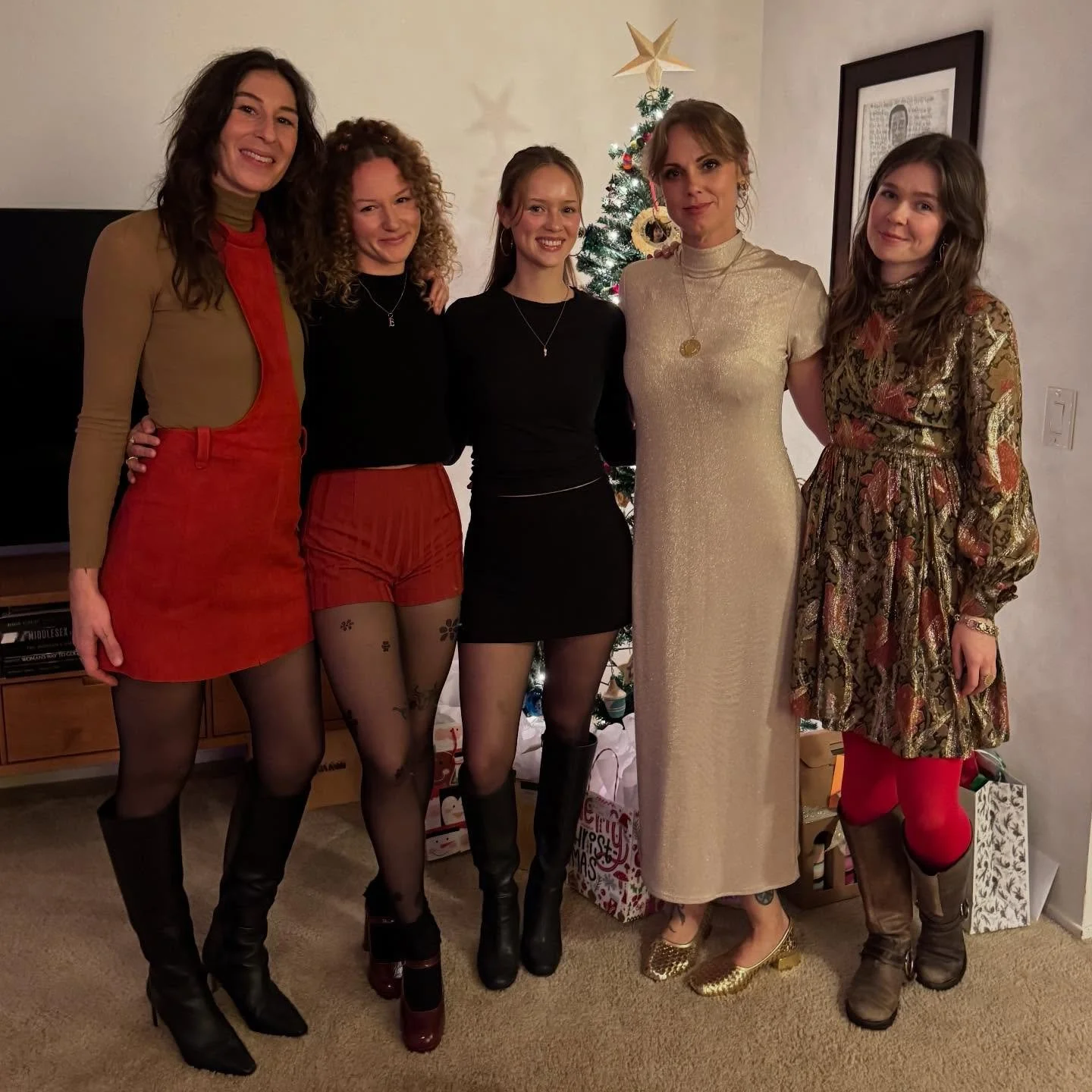 Happy holidays from the Trove ladies!

We will be closed 12/25 on Christmas Day but open 12/24 on Christmas Eve for all you last minute holiday shoppers.

Then closed again on 12/31 NYE &amp; 1/1 New Years Day!