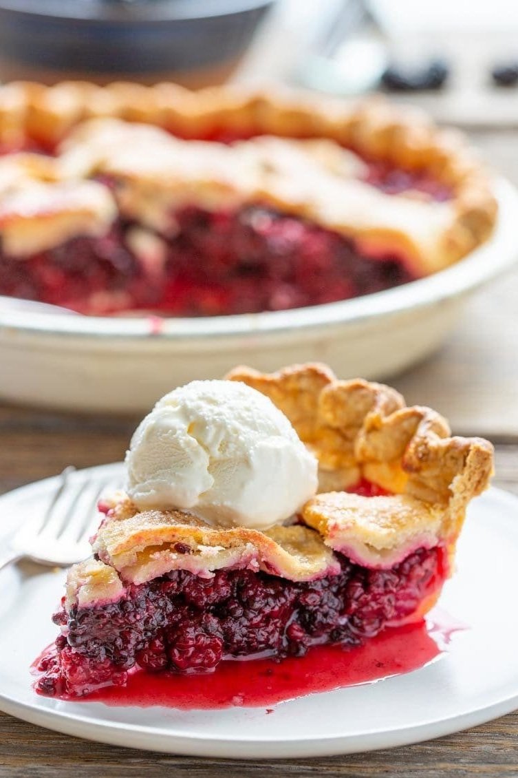 mix+berry+pie+slice.jpg