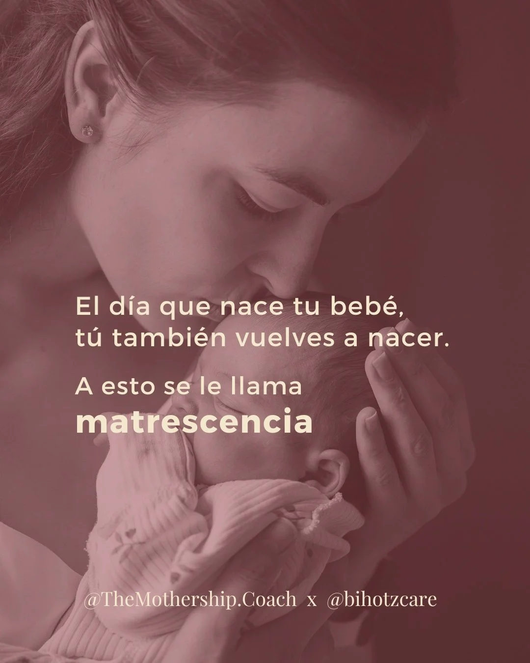Hoy celebramos a las madres. 
Pero la maternidad no es solo algo que celebramos un d&iacute;a al a&ntilde;o. 📅

Cuando nace un beb&eacute;, tambi&eacute;n nace una madre. Y con ello comienza una profunda transformaci&oacute;n que se conoce como matr