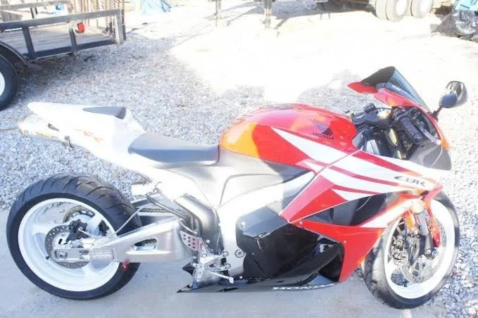 BREAKING: Stretched 600cc Bike Continues To Not Power Wheelie, But At Least It Now Looks Stupid