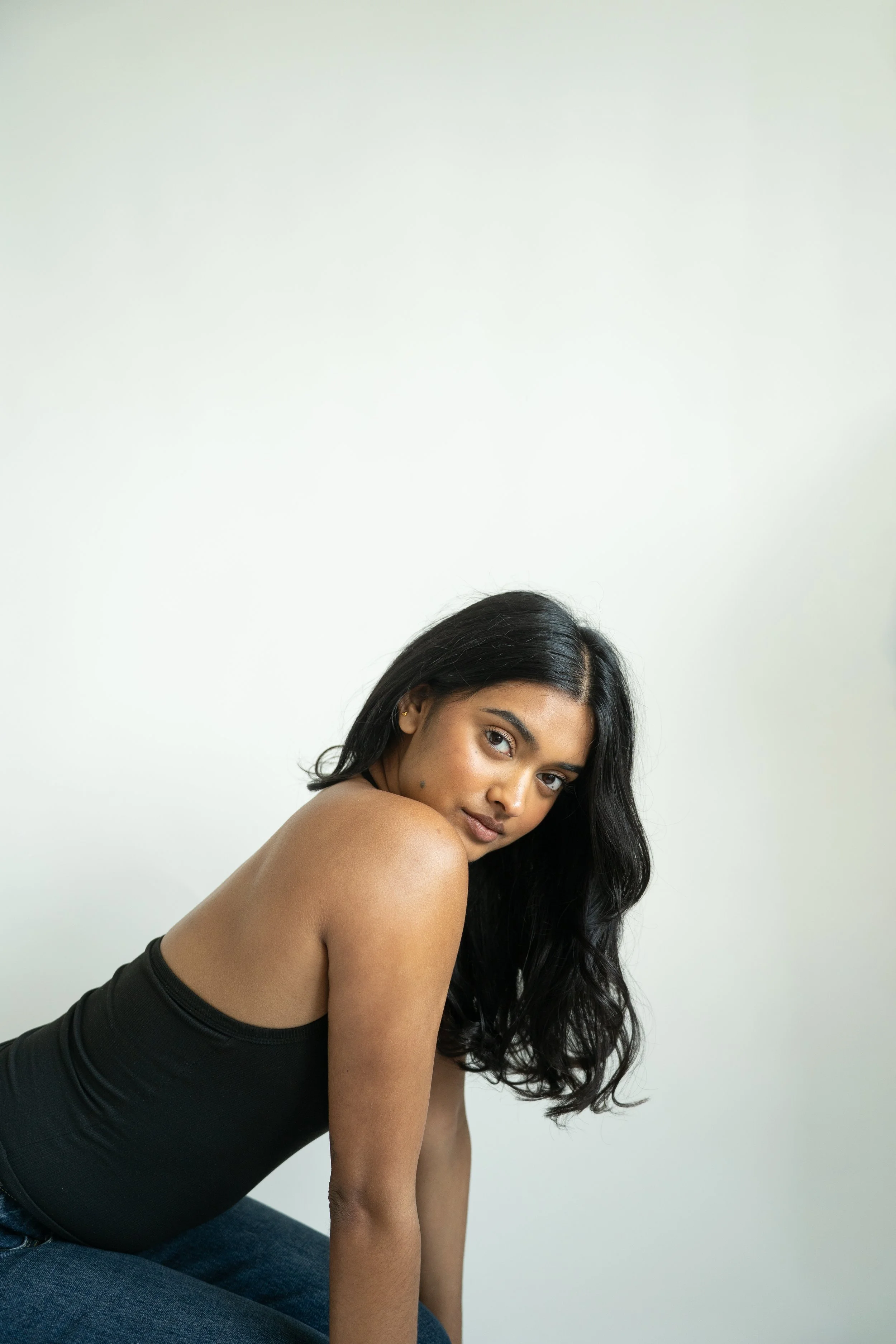 esha_sneak_1.jpg
