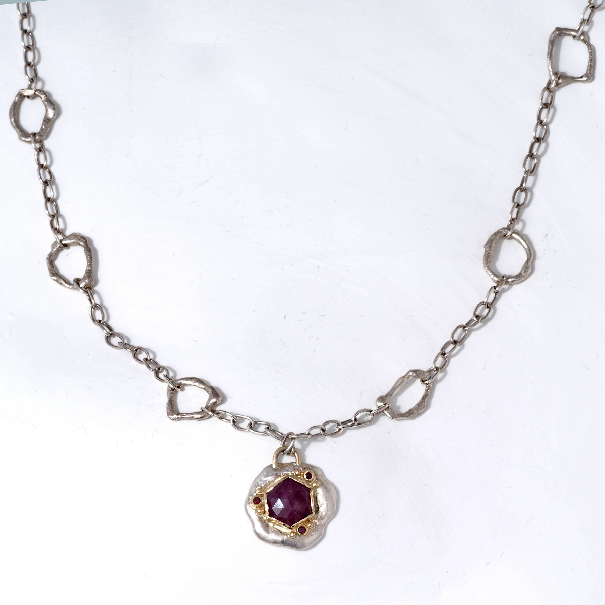 Mira pentant wht 11.png