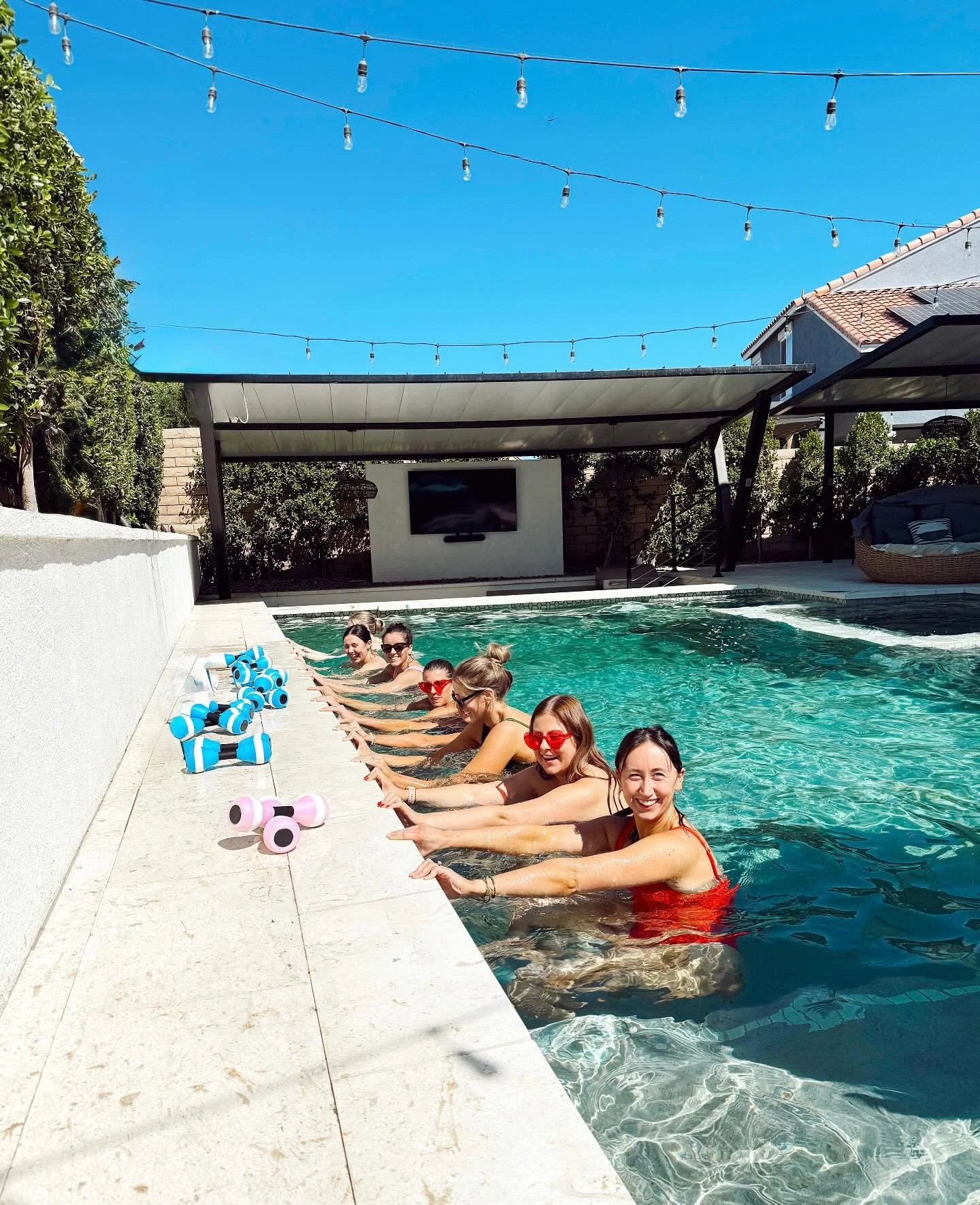 Bachelorettes, birthdays, and besties! 

Our private @getwetps classes bring the energy, the music, and the vibes to your Airbnb, hotel, or private pool! 
✨ 45 minutes of fun &amp; energizing water movement ✨ We customize for YOUR group vibe 🎶 TODAY