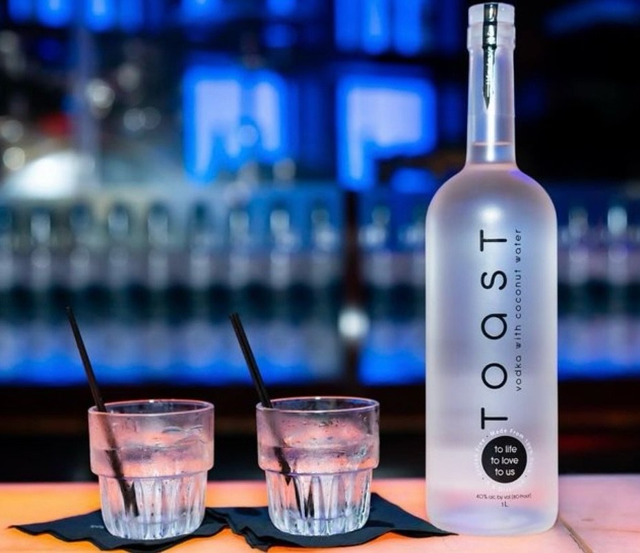 Sip it straight and experience the world&rsquo;s first ultra-premium unflavored coconut water vodka, Toast Vodka. Pure indulgence in every smooth sip. Cheers to savoring the taste of luxury! 🥥🍸

 #PureToast #explorepage #toastvodka