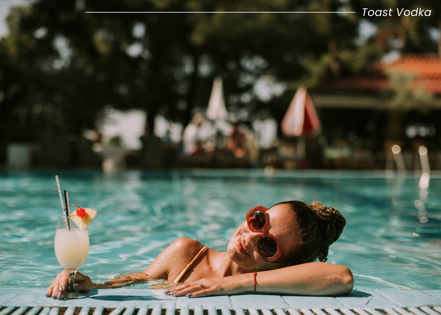 Saturday vibes by the pool, with a smile on my face and a refreshing mix of Toast Vodka in hand. Cheers to relaxation, sunshine, and unforgettable moments! 🍸

#PoolsideToast #explorepage #toastvodka