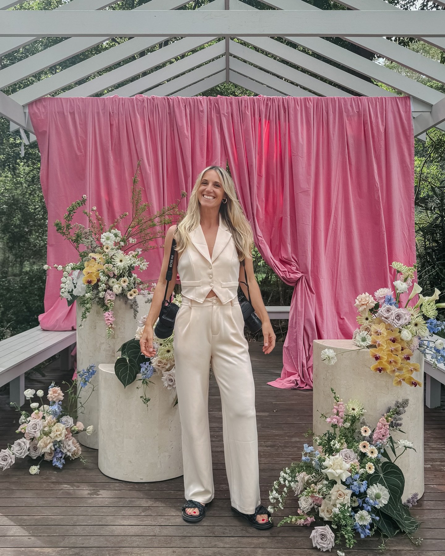 In the essence of showing up for your biz and showing your face. Here are some random facts you may not know about me:

🌈 I always loose my keys (and my phone.)
✨ I once set my hair on fire at a wedding leaning over the candle
🪩 Hiphop and RnB 4eve