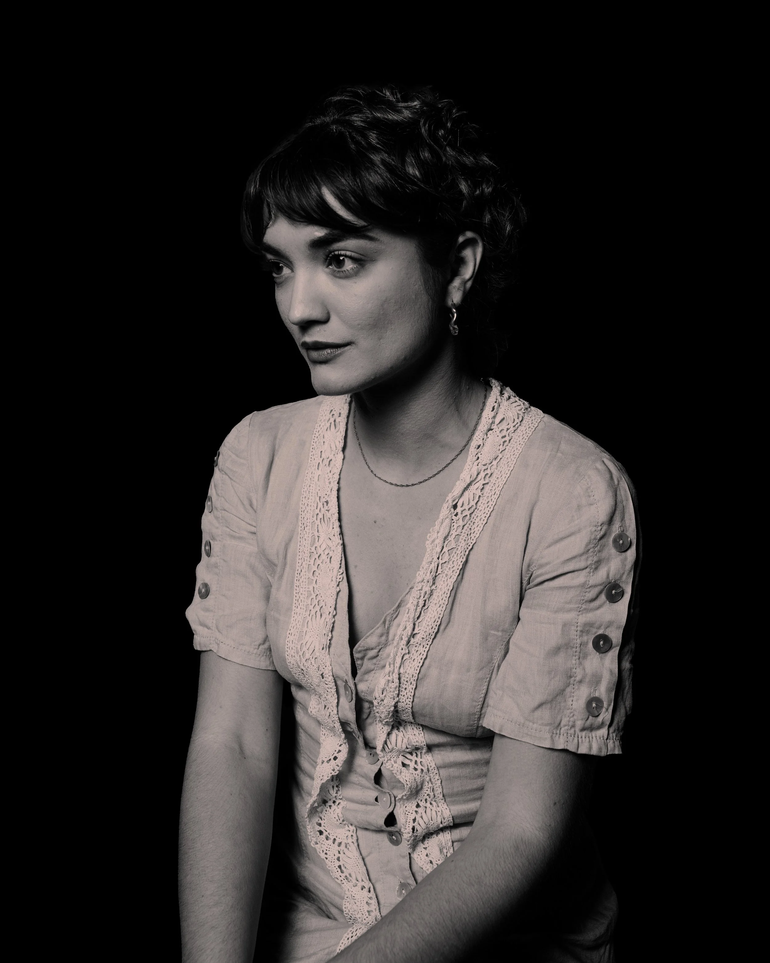 Hope Golds as Young Actress