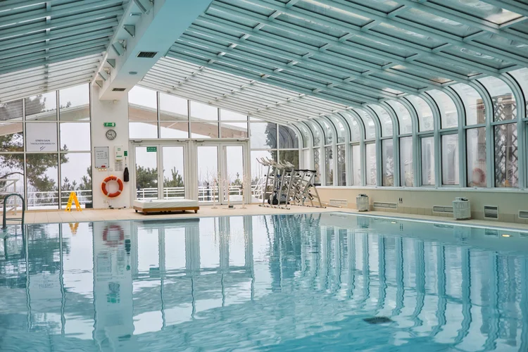 Commercial pool
