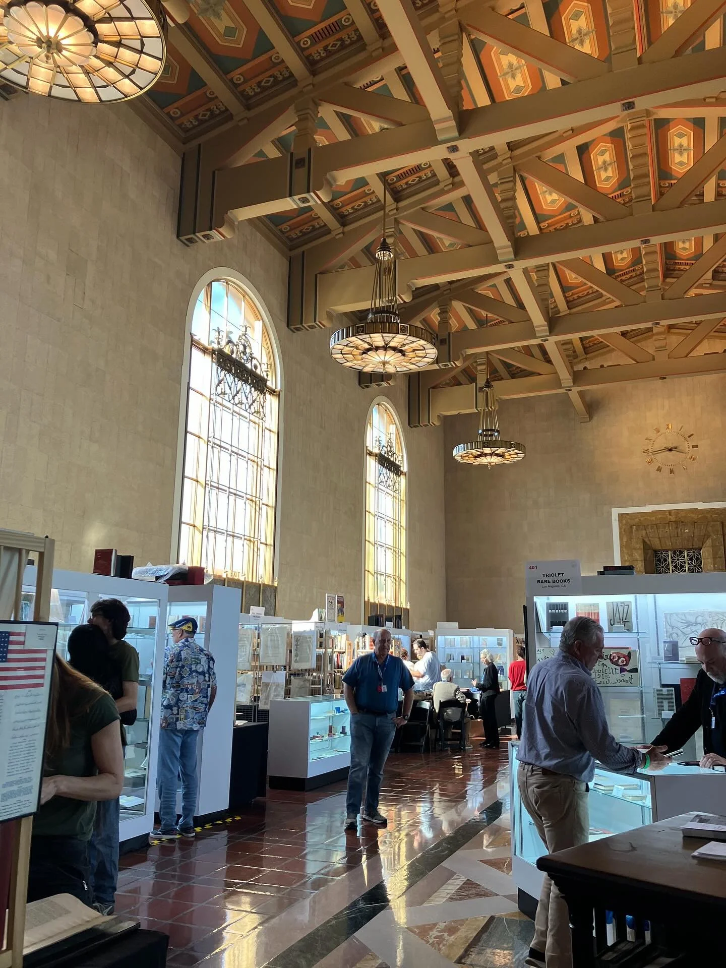 Nearly an hour left of @rarebooksla at Union Station today! If you haven&rsquo;t already and you&rsquo;re in the area, consider coming to visit our wonderful colleagues tomorrow and seeing what you can find.

#rarebooks #bookfairs #antiquarianbooks #