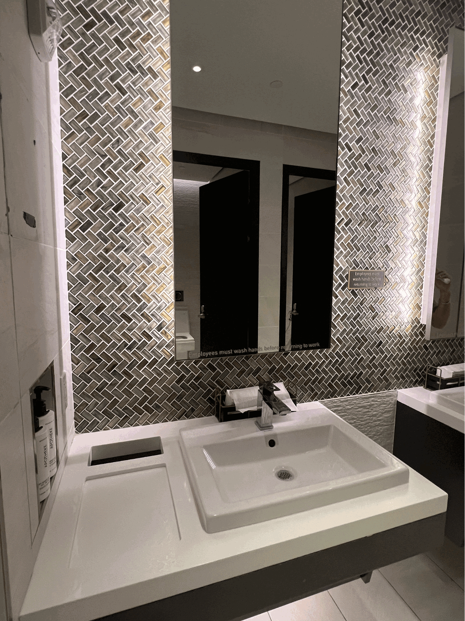 Chase Sapphire Lounge Bathrooms - © AviationWithKrish.com 2024