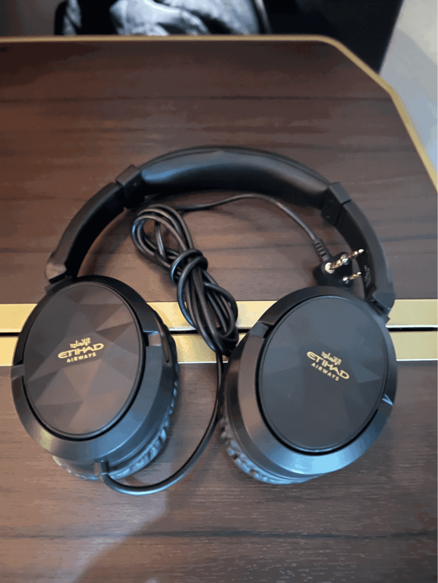 Etihad Business Class Headphones - © AviationwithKrish.com 2024