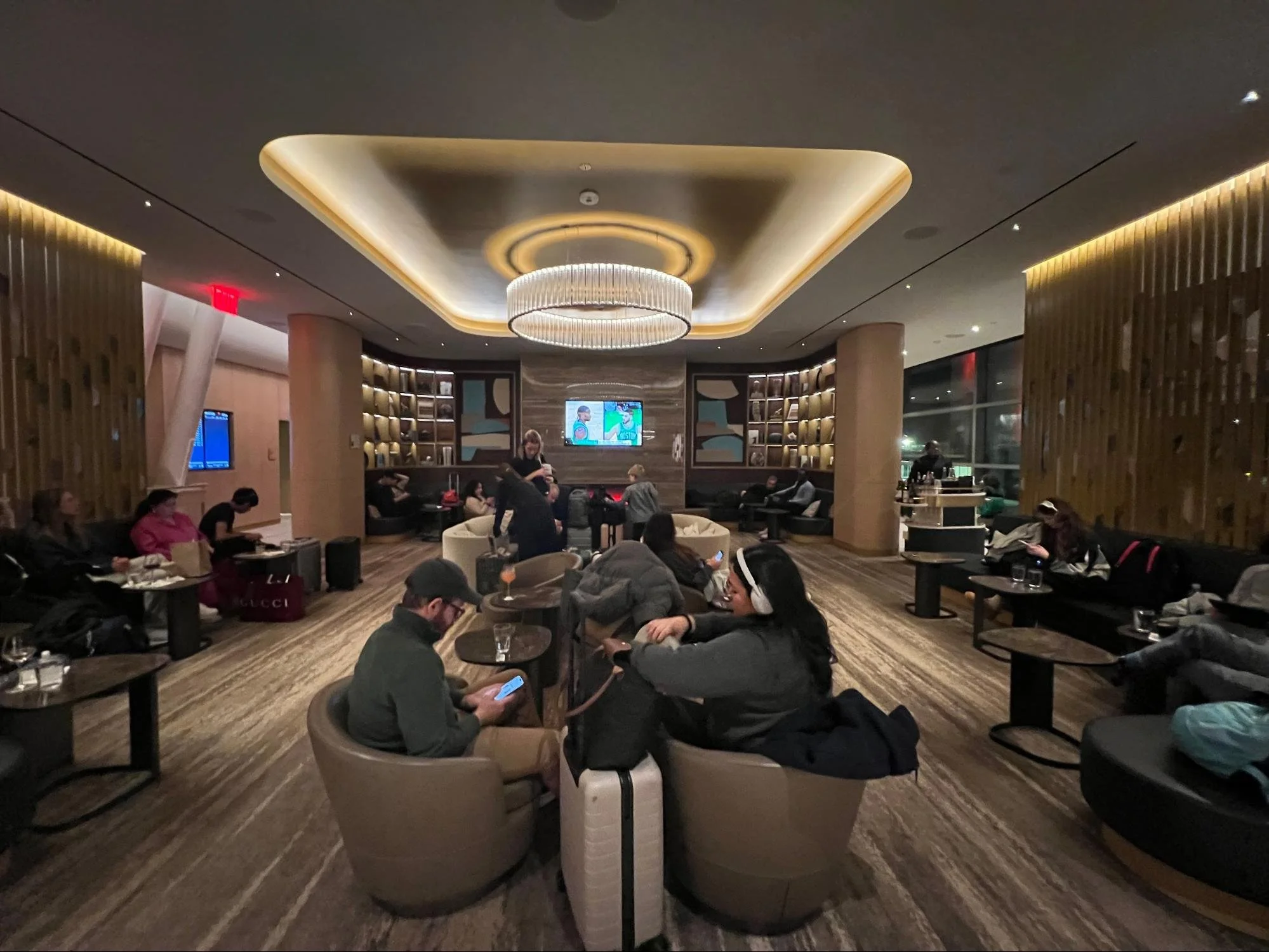 Inside Delta’s Stunning and Gorgeous Delta One Lounge at JFK 
