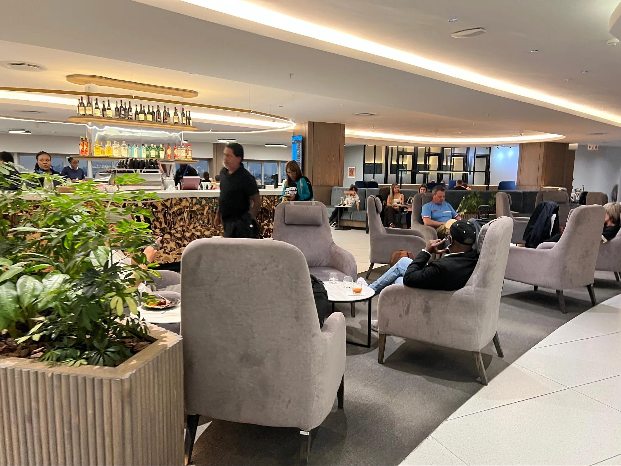 Inside the South African Airways International Business Lounge at JNB